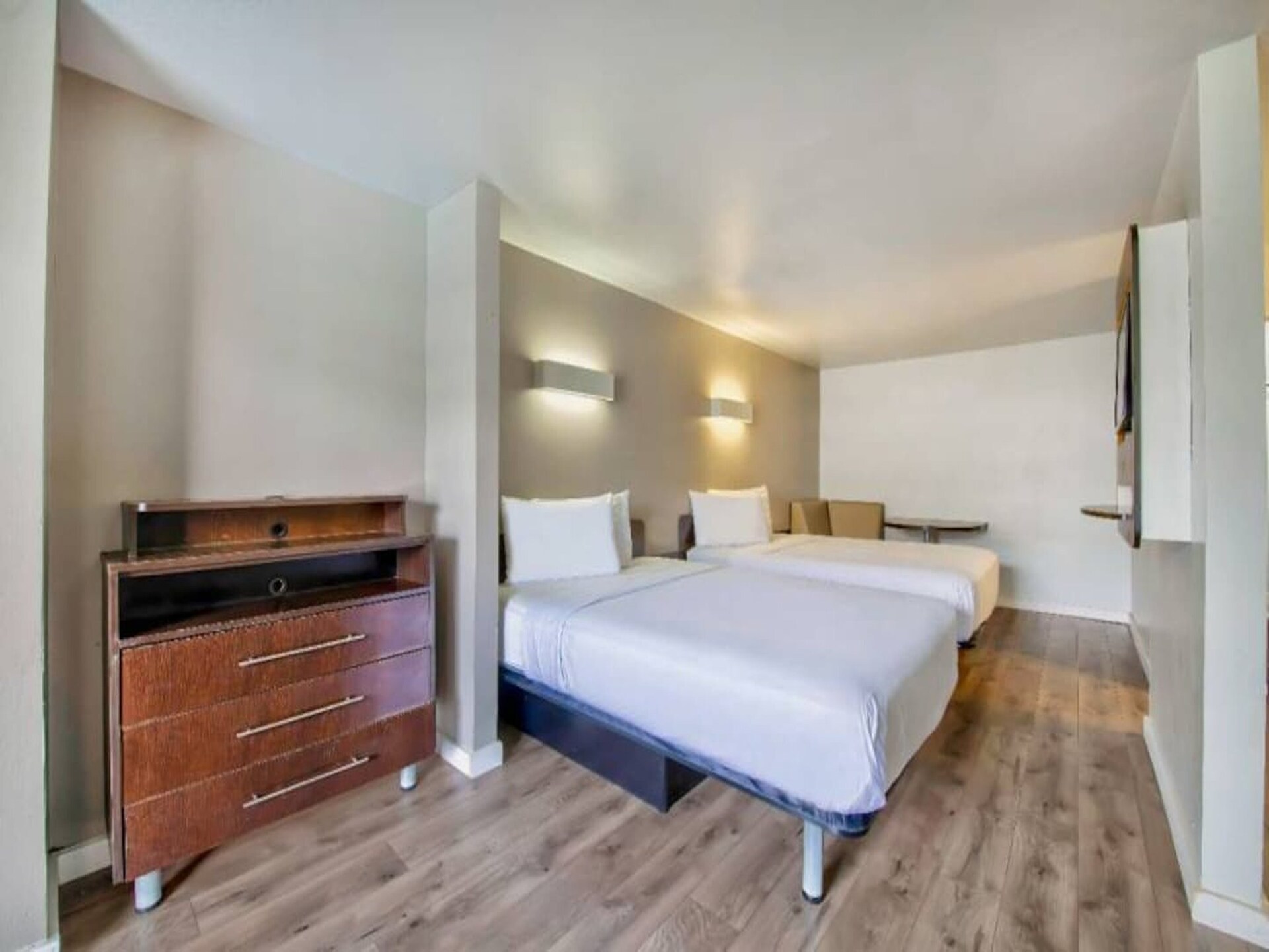 Knusse studio in San Antonio met airco en gratis WiFi - foto 7