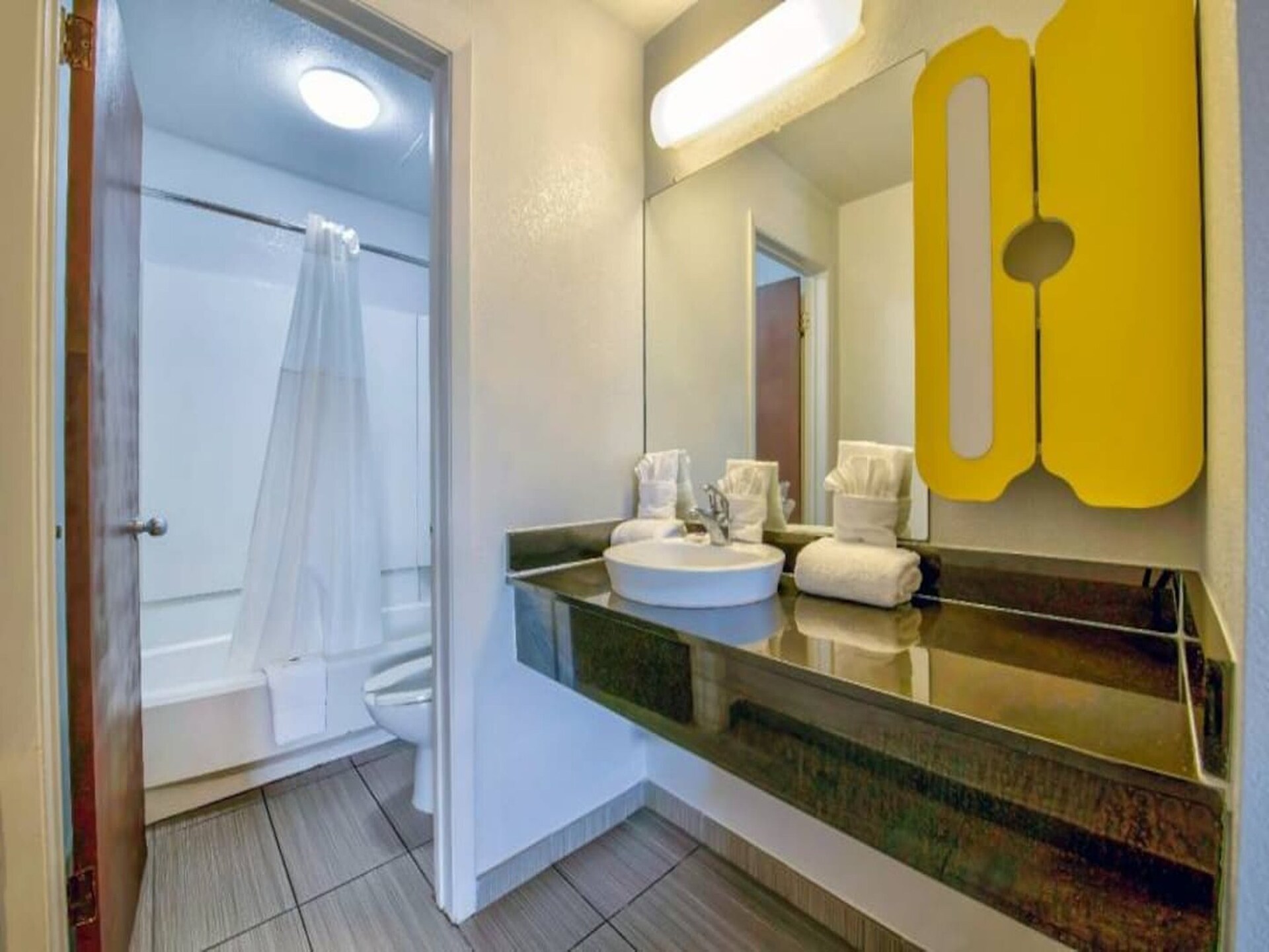 Knusse studio in San Antonio met airco en gratis WiFi - foto 30