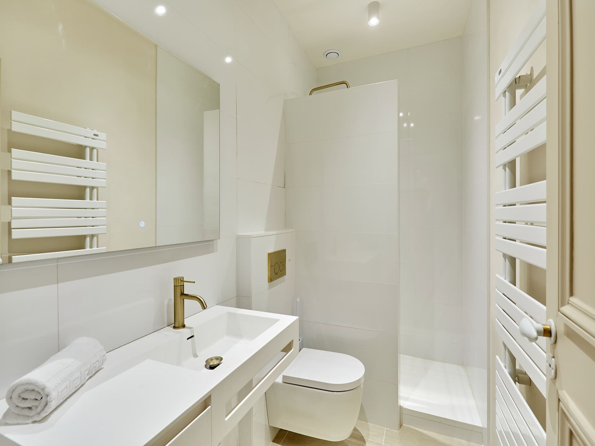 Luxe appartement met balkon en uitzicht op Jardin du Luxembourg in Parijs - foto 29