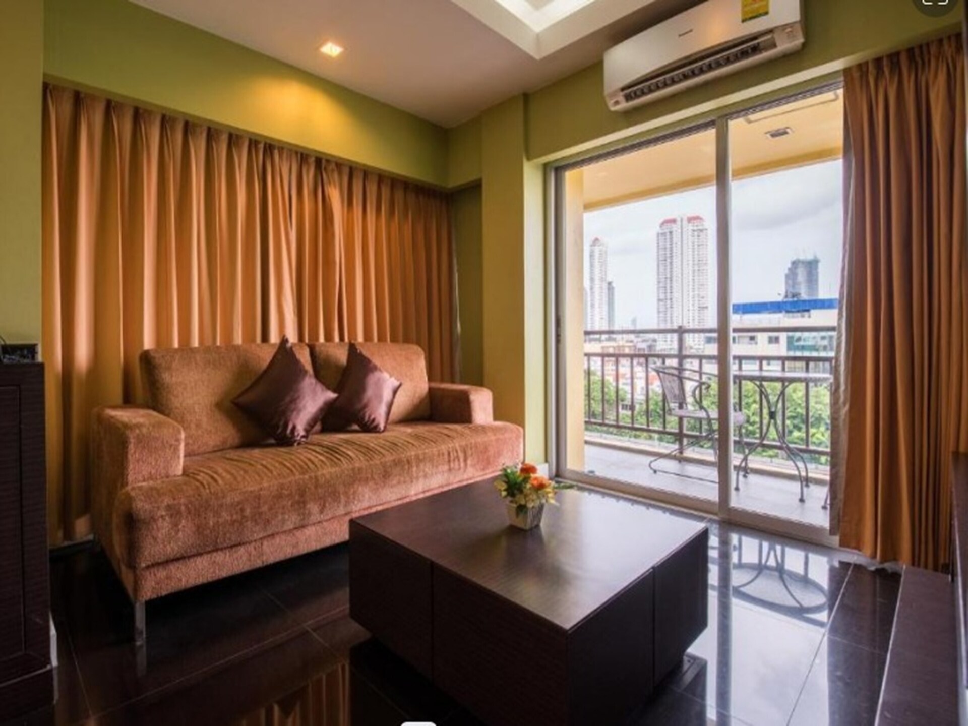 Luxe Royale Suite in Bella B – Centraal Bangkok met zwembad - foto 13