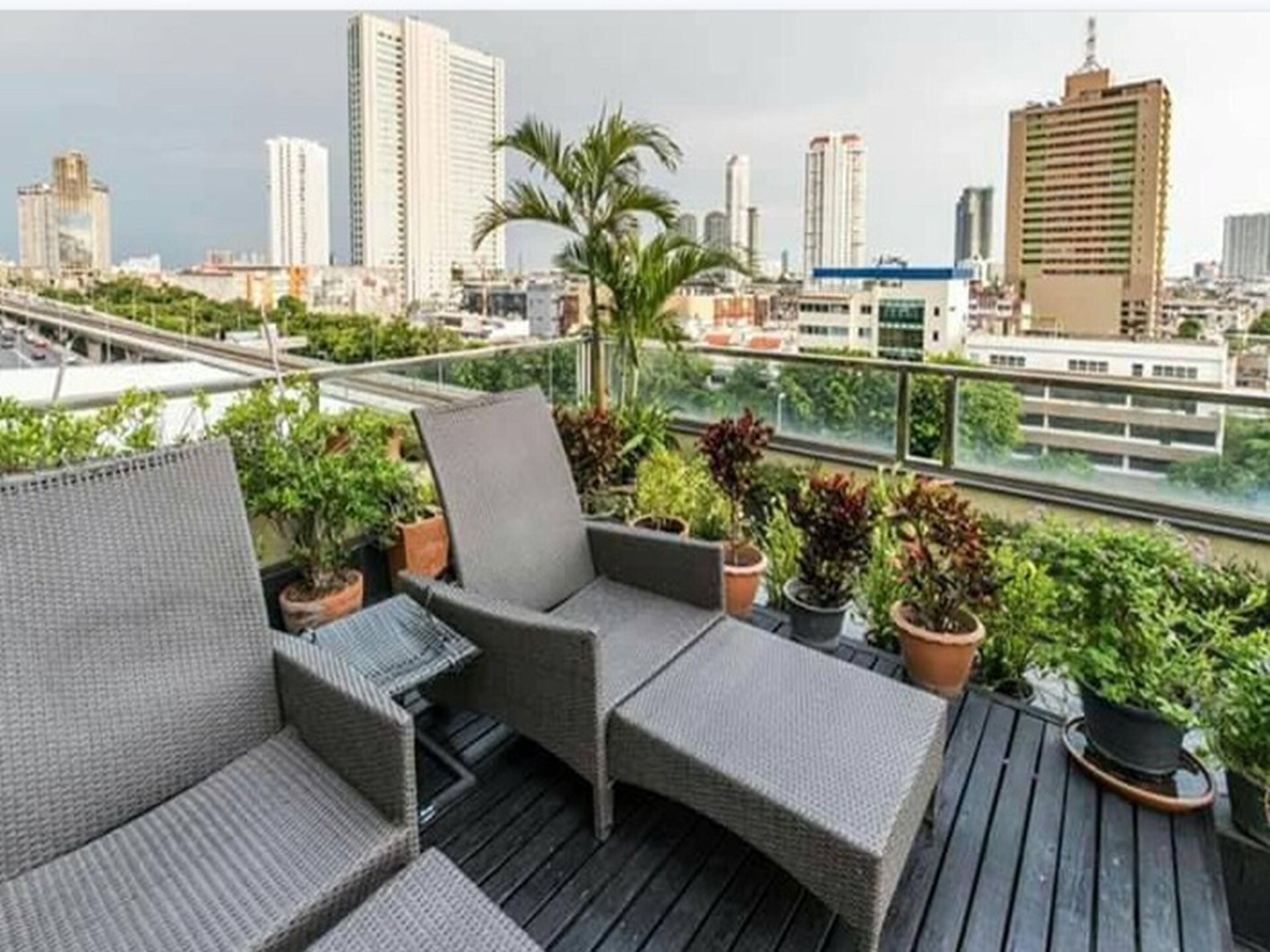 Luxe Royale Suite in Bella B – Centraal Bangkok met zwembad - foto 19