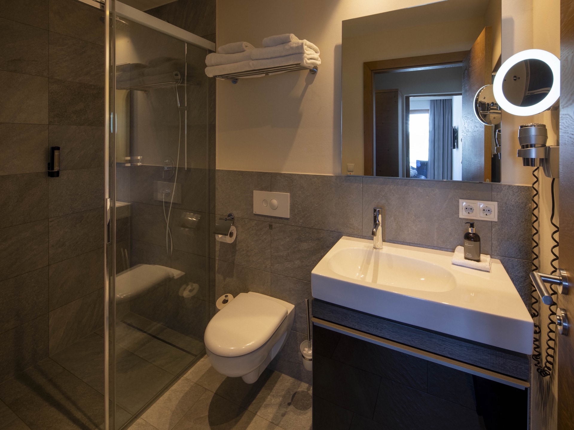 Op 1,4 km van de piste: Ruim appartement in Westendorf - foto 8