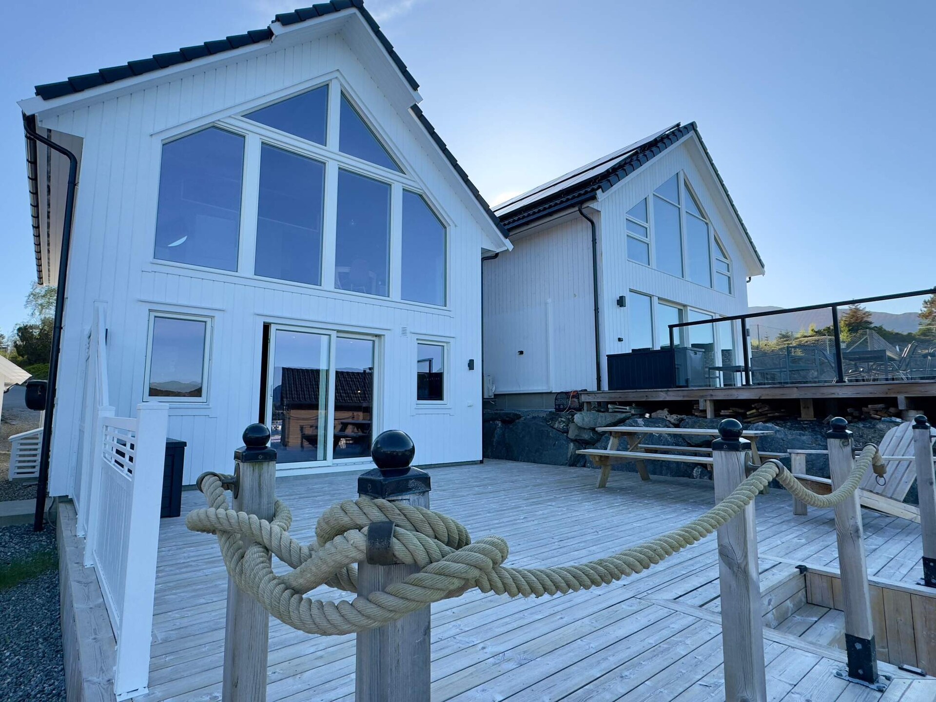 Vrijstaand vakantiehuis op eiland Huglo met fjorduitzicht en vissteiger - foto 2