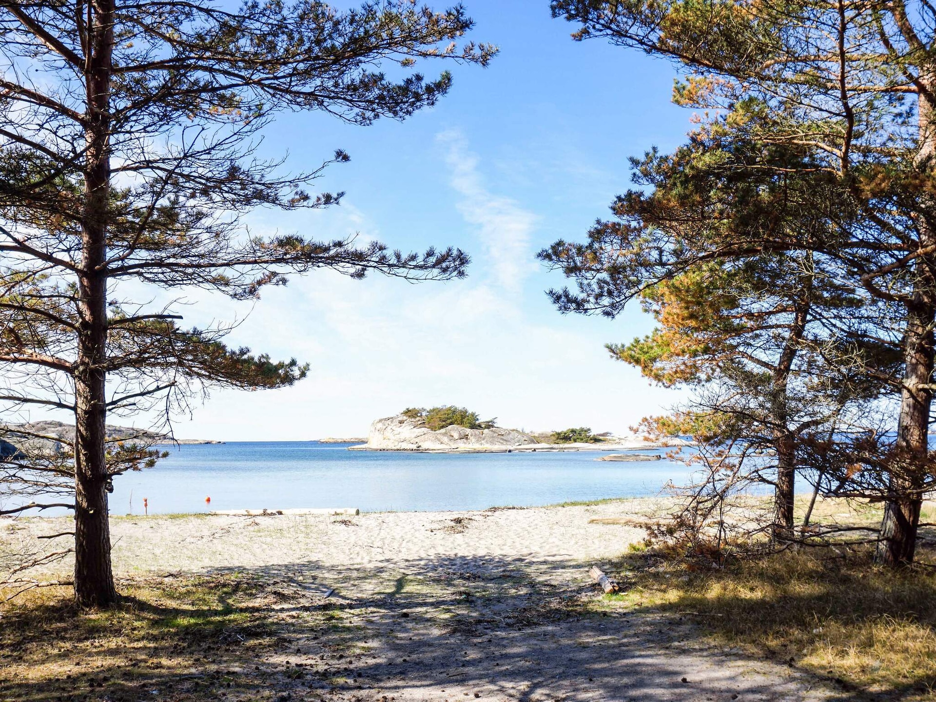 8-persoons vakantiehuis met privézwembad aan zee in Strömstad - foto 25