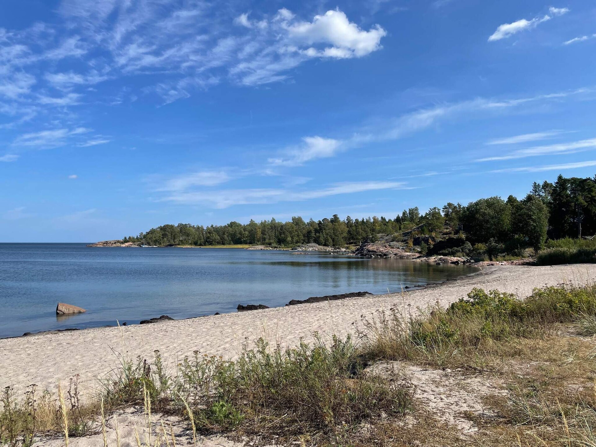 Zweedse archipelvilla met zeezicht en sauna op 40 meter van het strand - foto 15