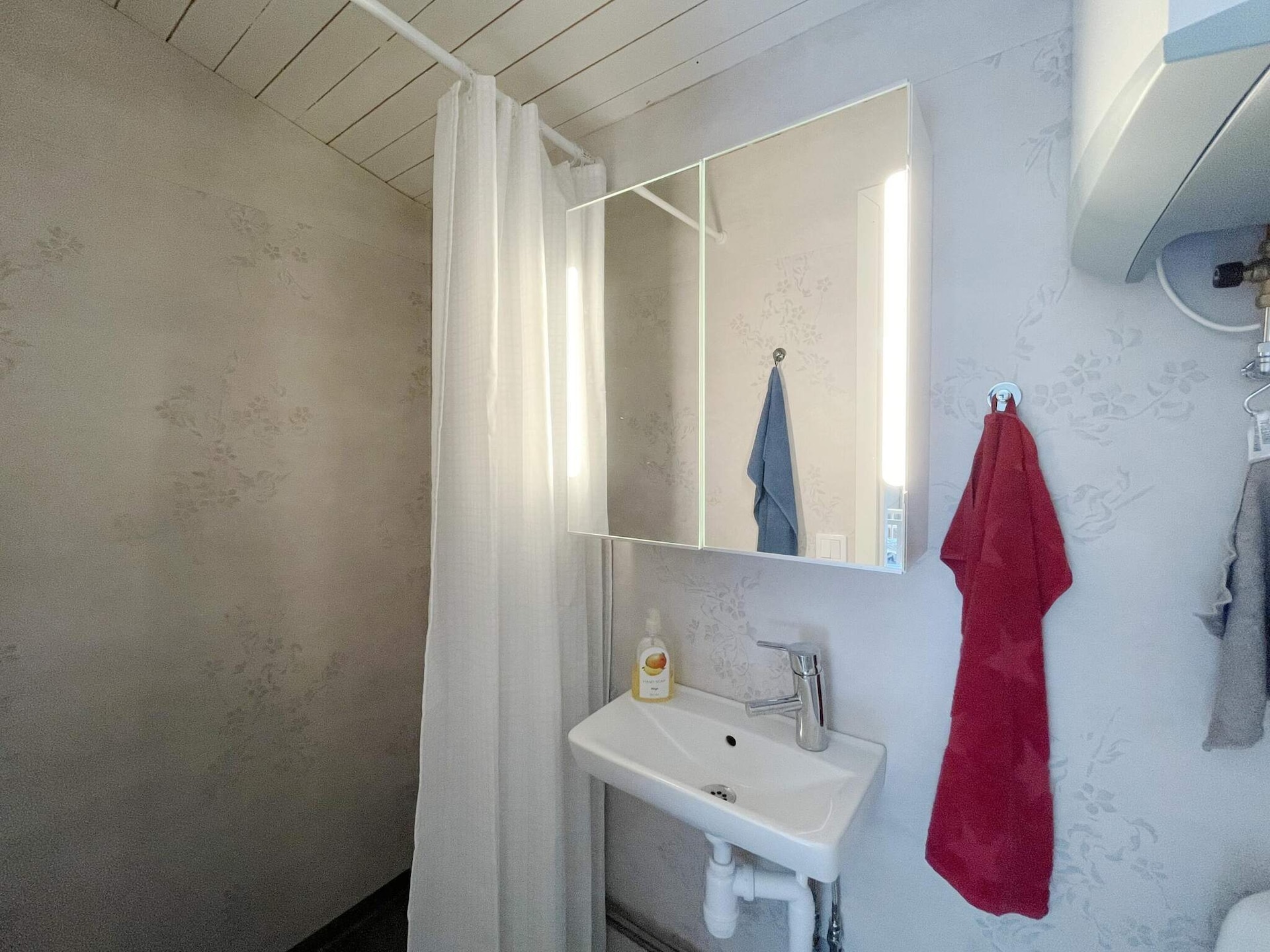 Zweedse archipelvilla met zeezicht en sauna op 40 meter van het strand - foto 38