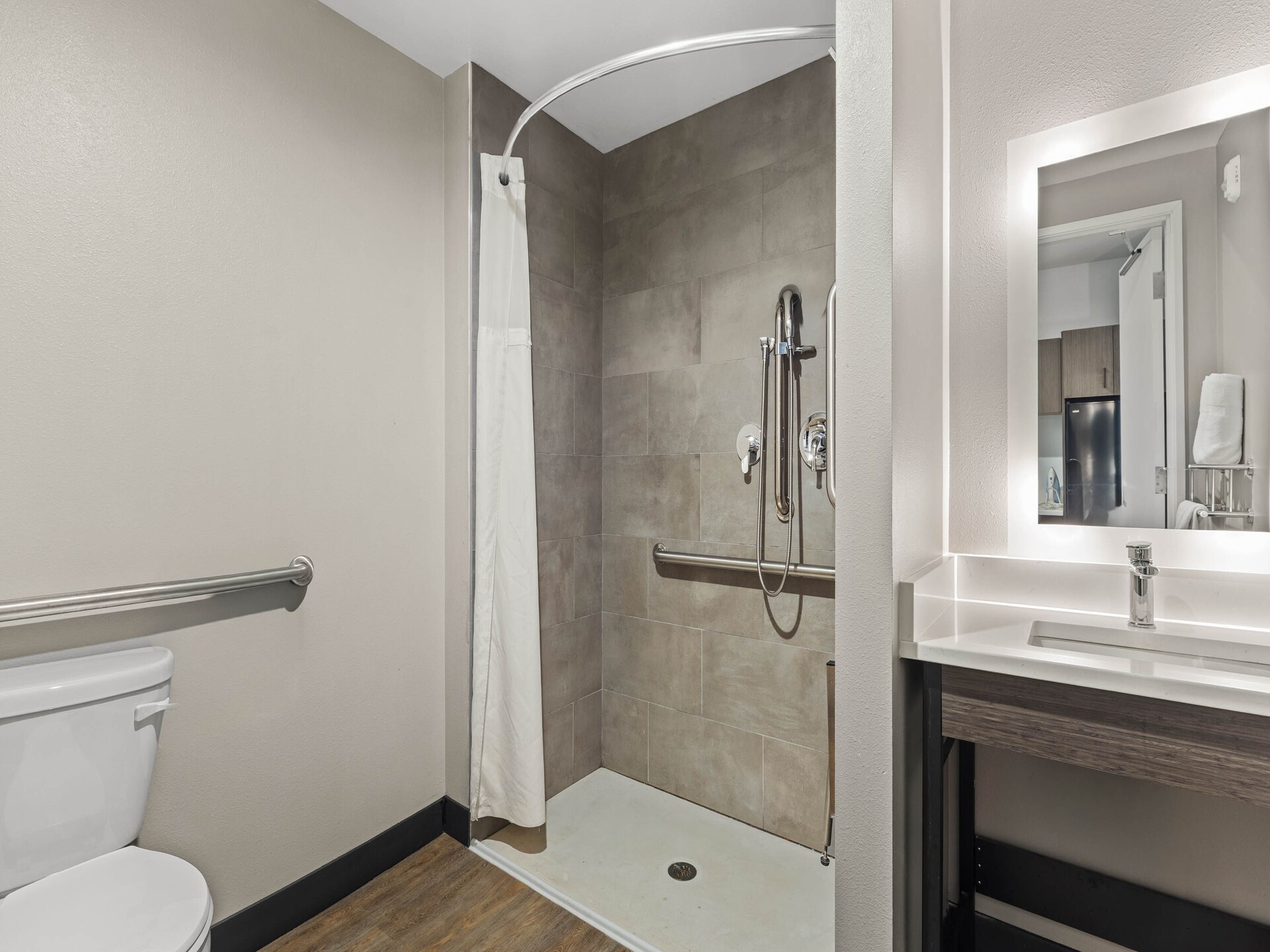 Comfortabel Appartement met Kitchenette bij Richmond Airport - foto 14