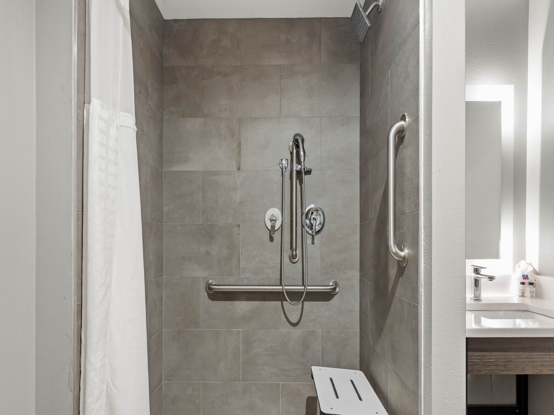 Comfortabel appartement met 2 queensize bedden bij Richmond Airport - foto 15