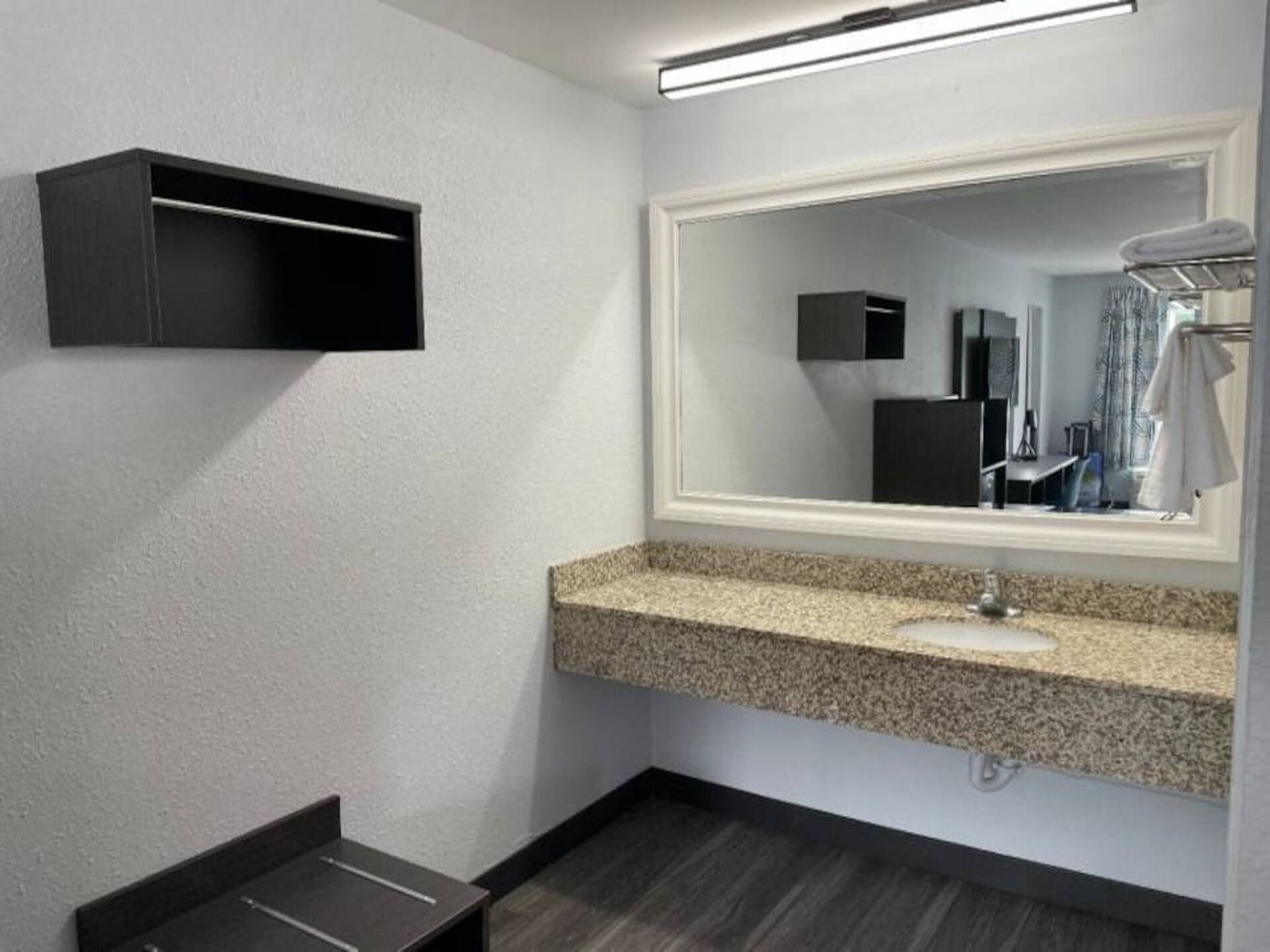 Comfortabele kamer voor 4 bij Columbia Airport met huisdieren - foto 34