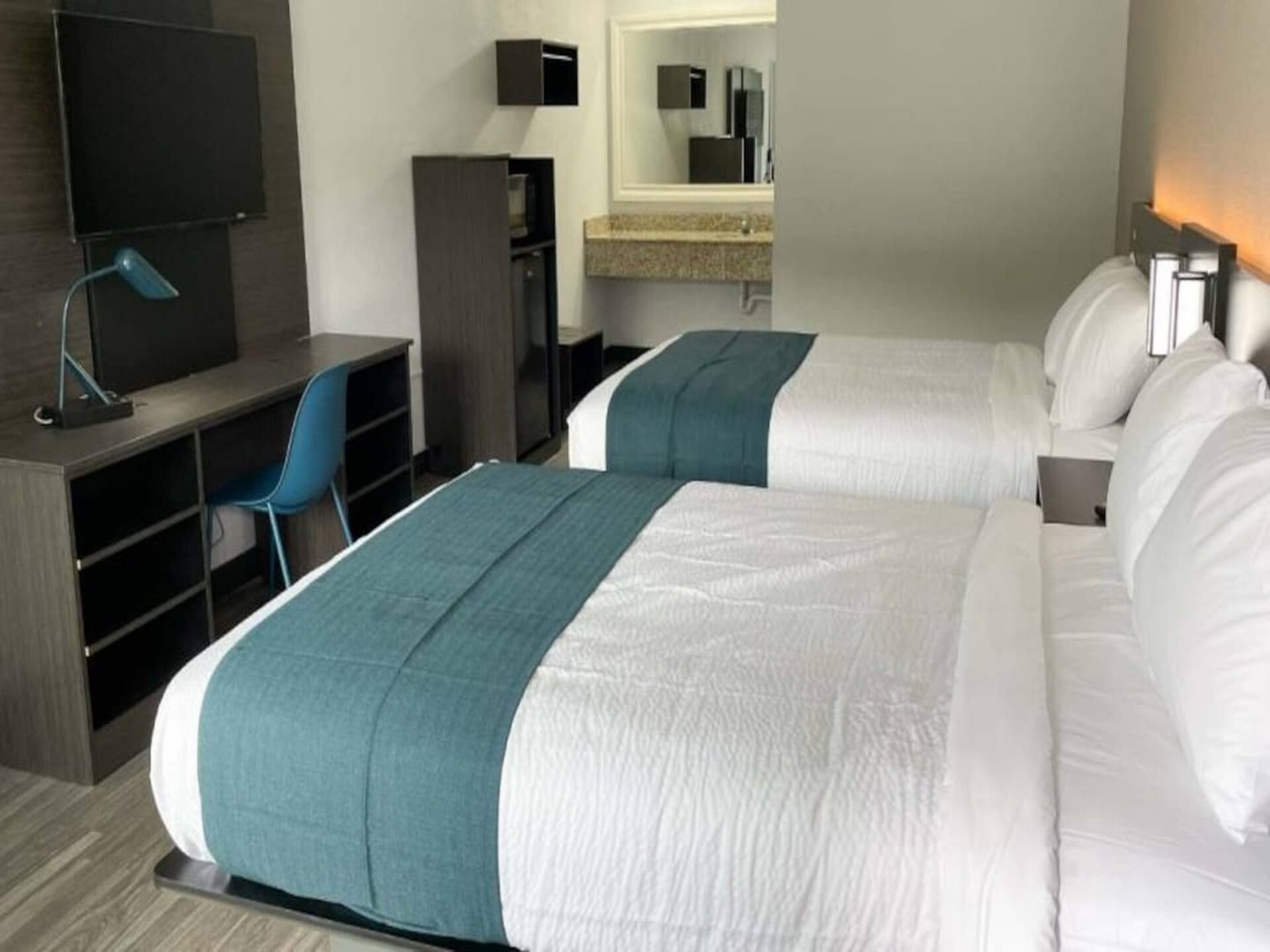 Comfortabele kamer voor 4 bij Columbia Airport met huisdieren - foto 15