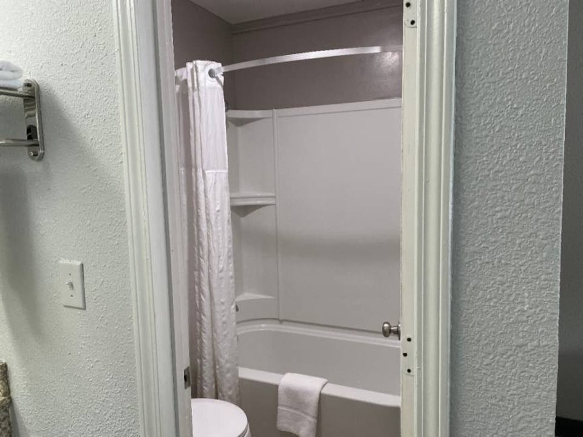 Comfortabele kamer voor 4 bij Columbia Airport met huisdieren - foto 40