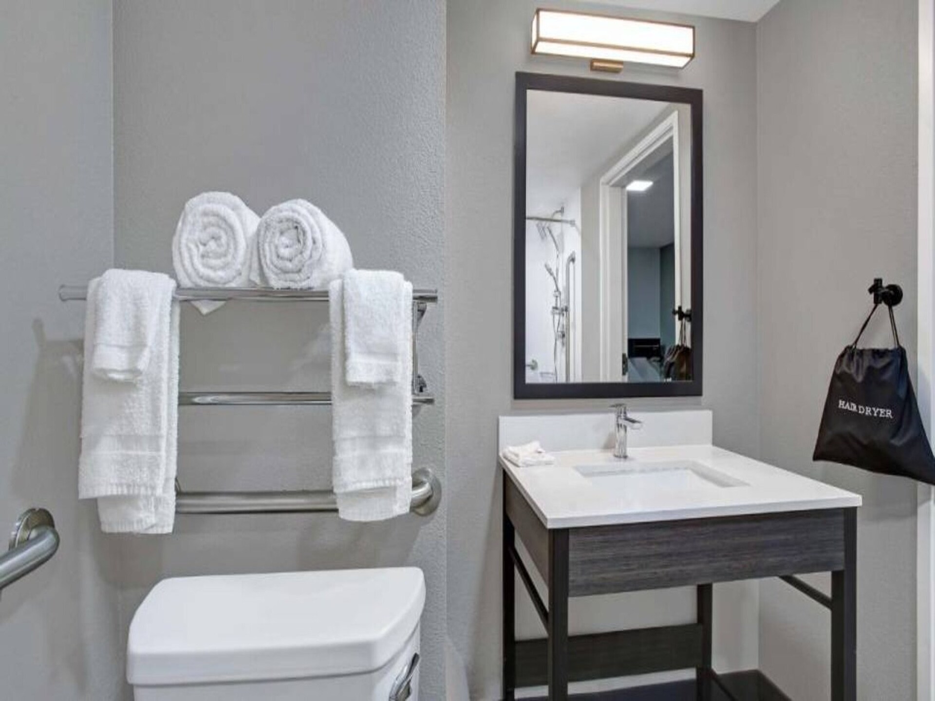 Comfortabel appartement in Monahans met 2 queensize bedden en minikoelkast - foto 14