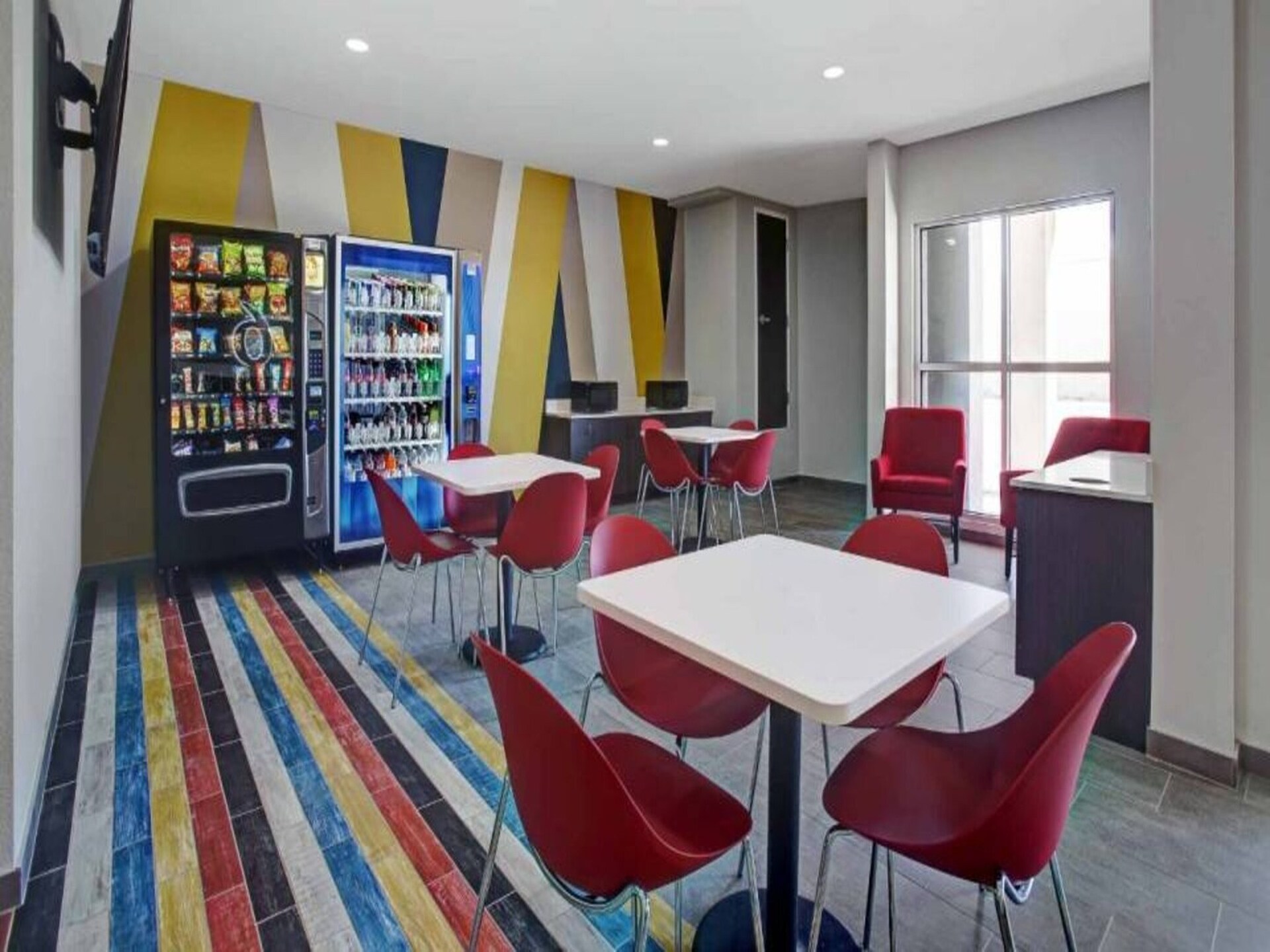 Monahans Motelstudio met kingsize bed, WiFi & minikoelkast - foto 30