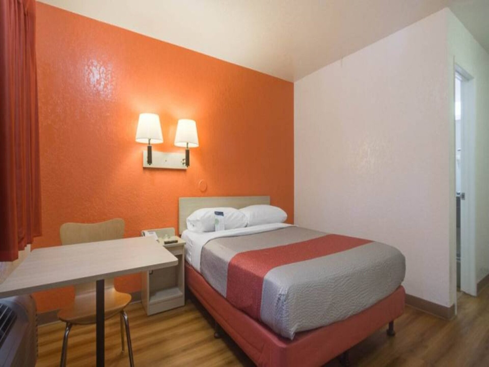 Comfortabele studio met queenbed op 5 km van het meer in Lakewood - foto 11