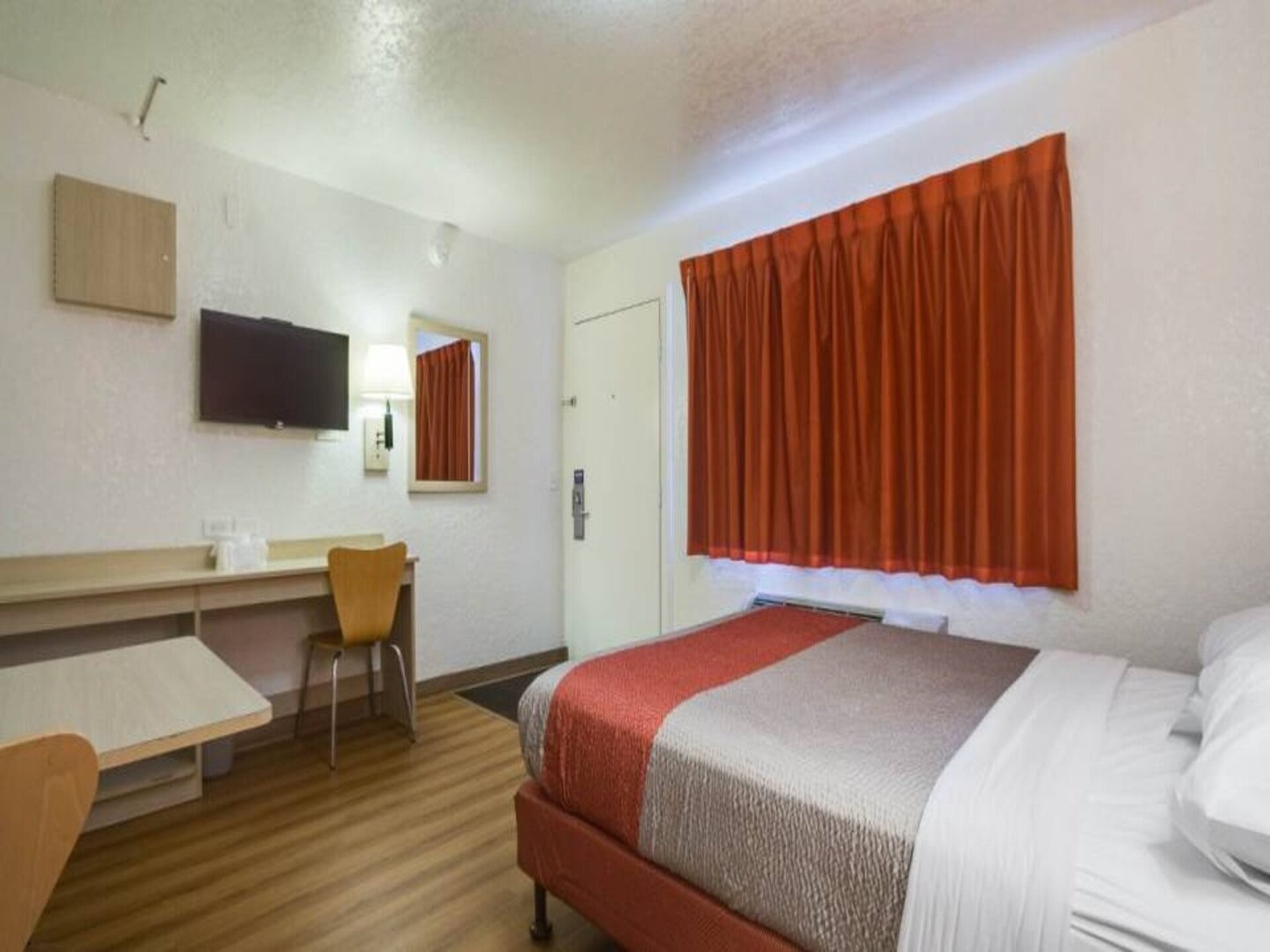 Comfortabele studio met queenbed op 5 km van het meer in Lakewood - foto 16