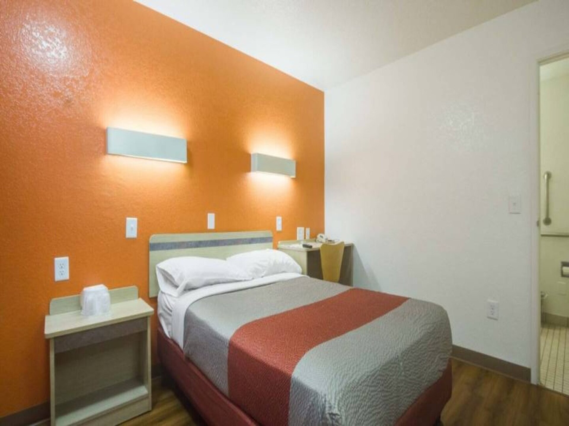 Comfortabele studio met queenbed op 5 km van het meer in Lakewood - foto 18