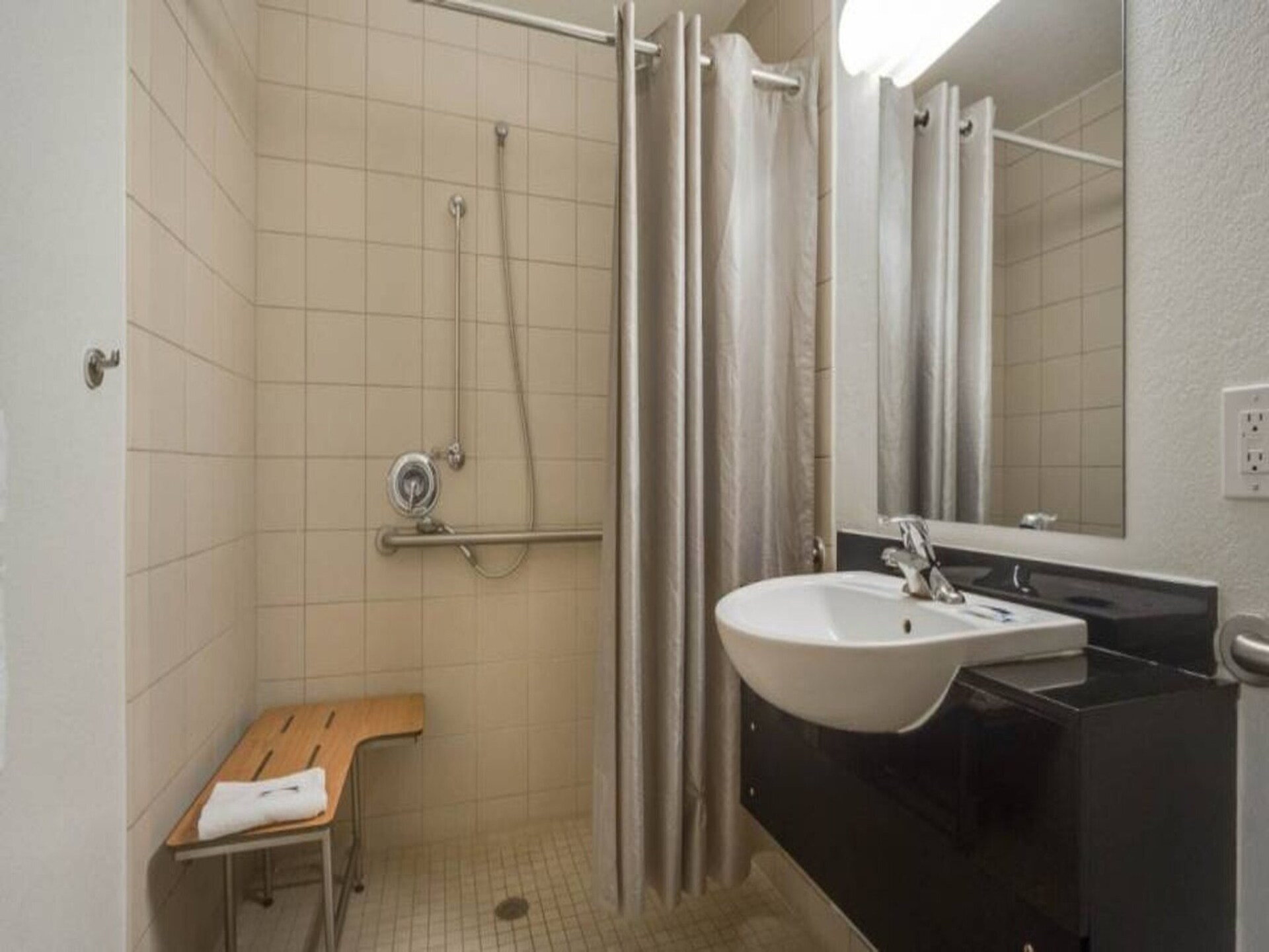 Comfortabele studio met queenbed op 5 km van het meer in Lakewood - foto 19