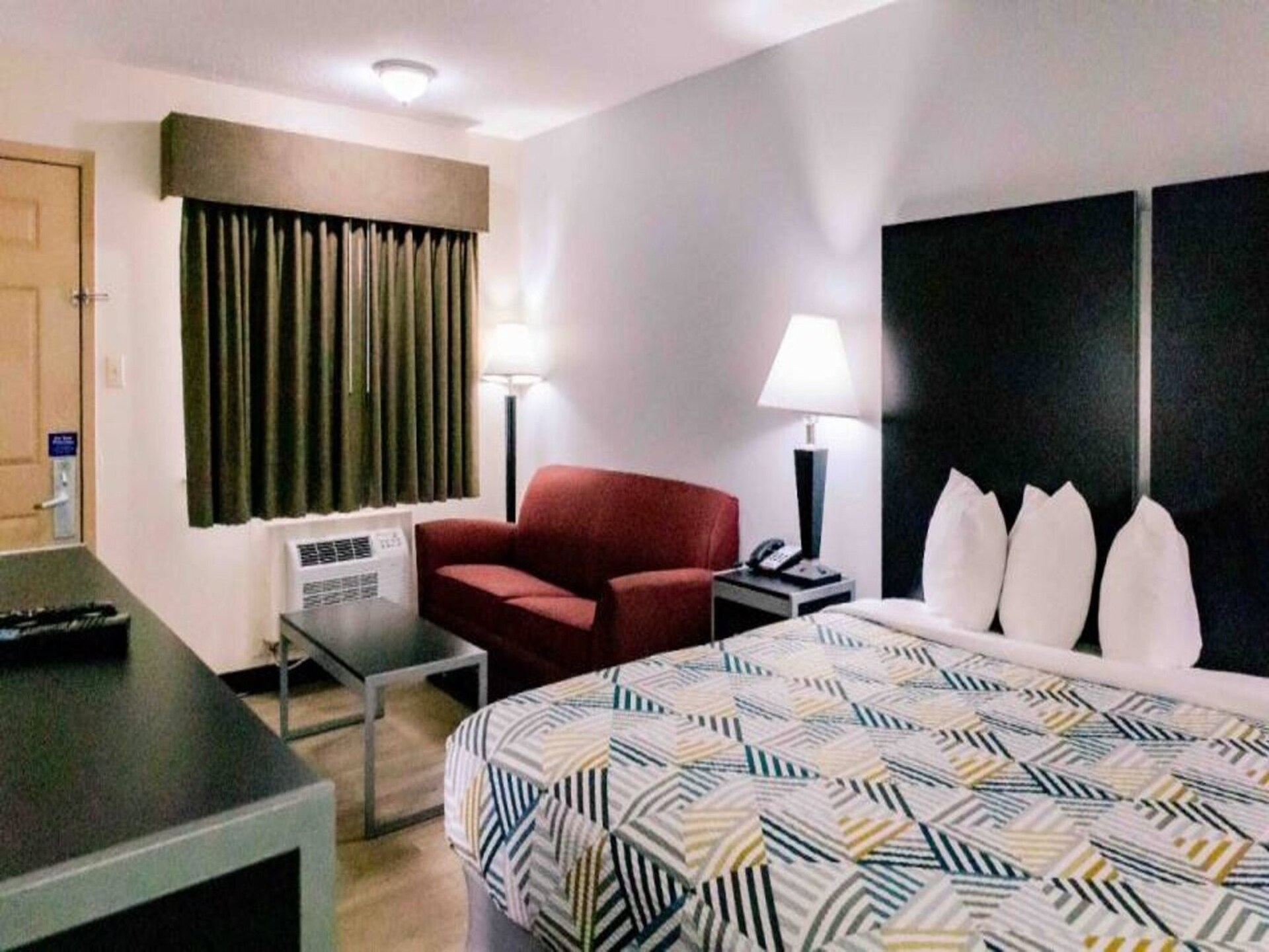 Comfortabele kingsize kamer met koelkast en magnetron in Nacogdoches - foto 5