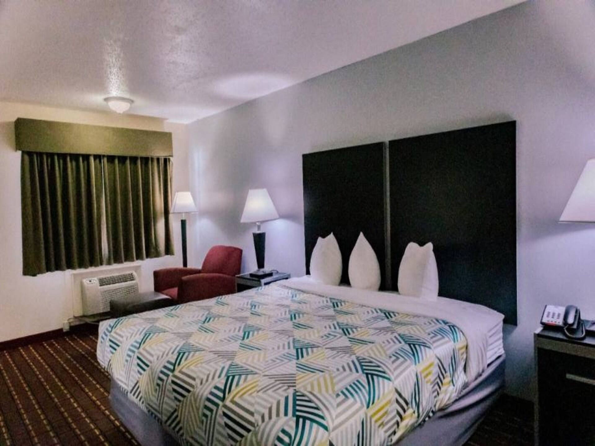 Comfortabele kingsize kamer met koelkast en magnetron in Nacogdoches - foto 3