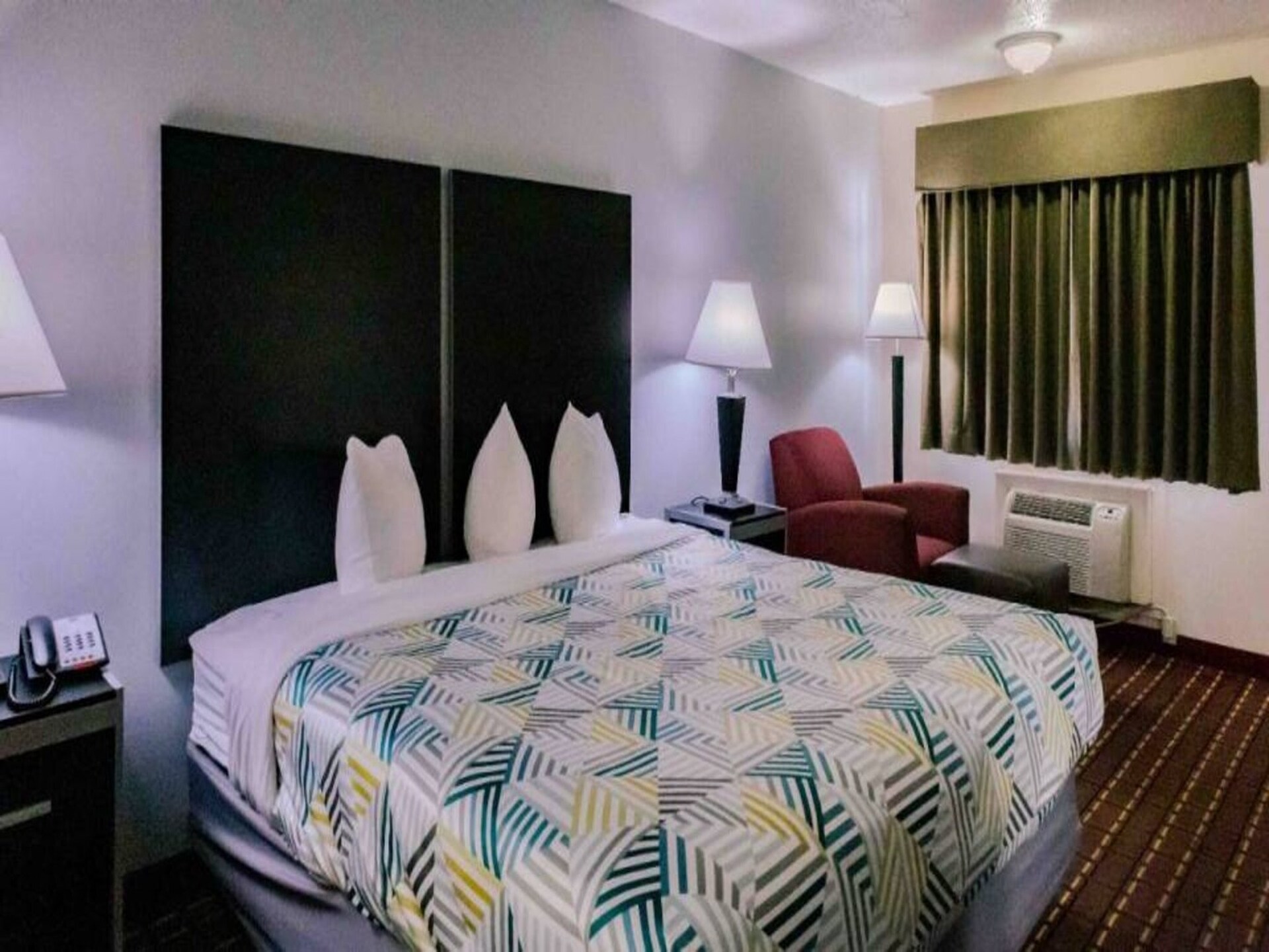 Comfortabele kingsize kamer met koelkast en magnetron in Nacogdoches - foto 7
