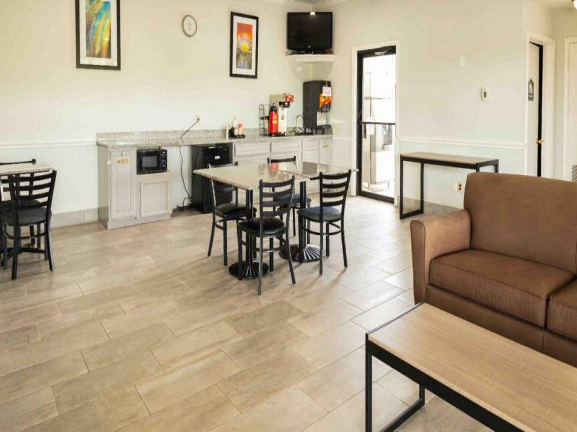 Comfortabel appartement met 2 bedden, koelkast & magnetron in Nacogdoches - foto 30