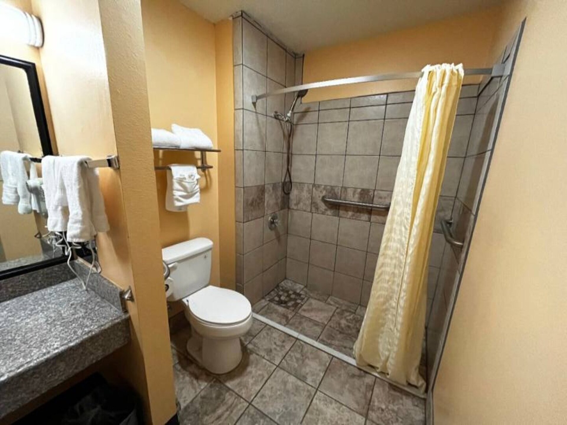 Comfortabel appartement met 2 bedden, koelkast & magnetron in Nacogdoches - foto 26