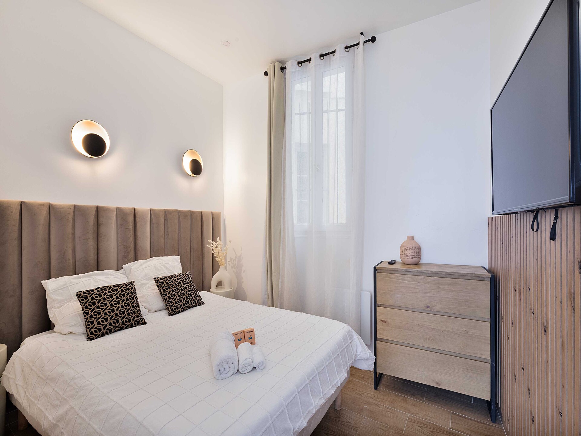 Licht appartement in het 8e arrondissement, tussen Saint-Lazare en Champs-Élysées - foto 4