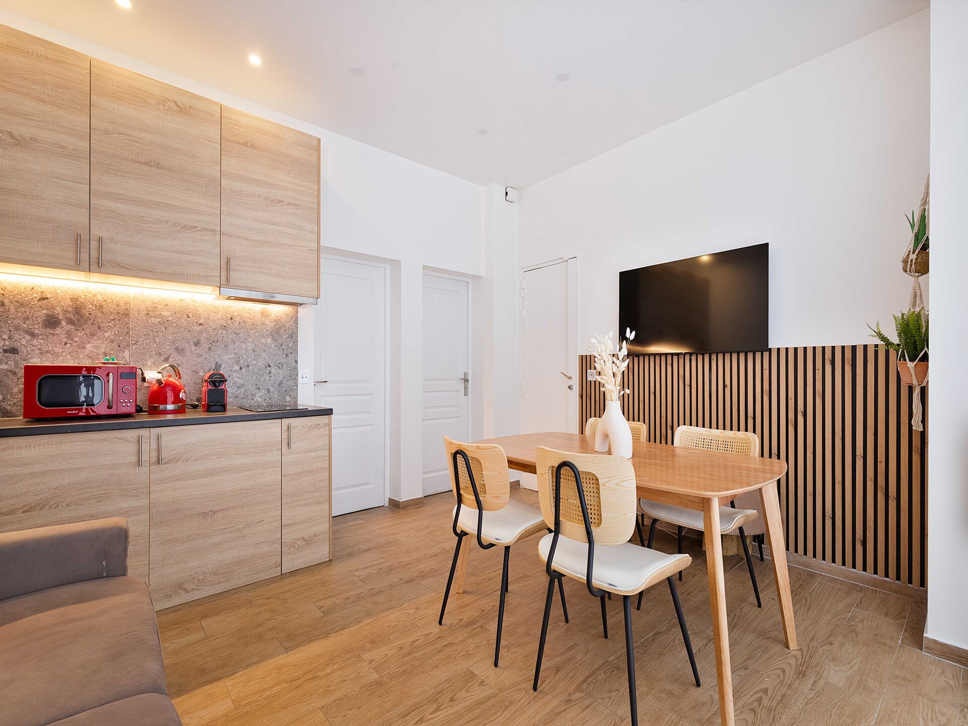 Licht appartement in het 8e arrondissement, tussen Saint-Lazare en Champs-Élysées - foto 11