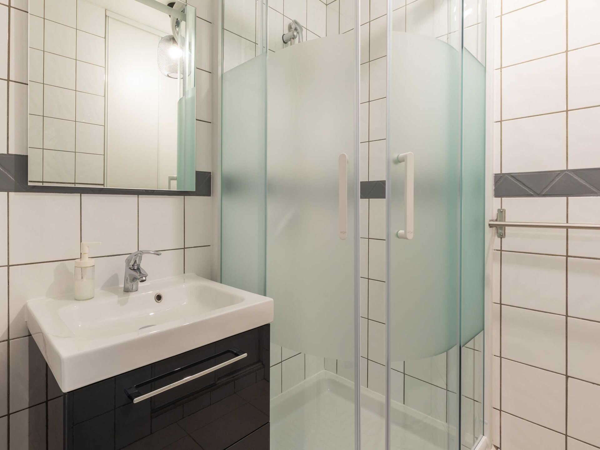 Architecturaal appartement in Lyon, direct aan metro Charpennes - foto 11