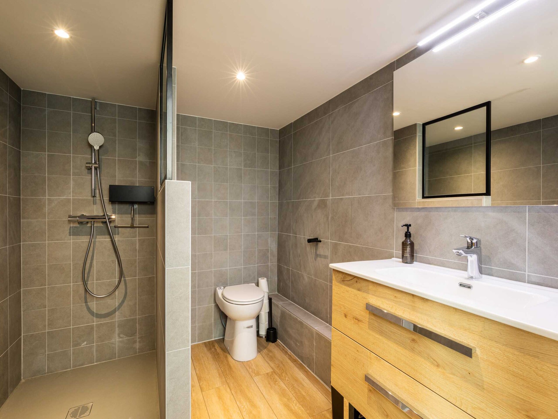 Knusse duplex voor 4 in het groene hart van Lyon - foto 15