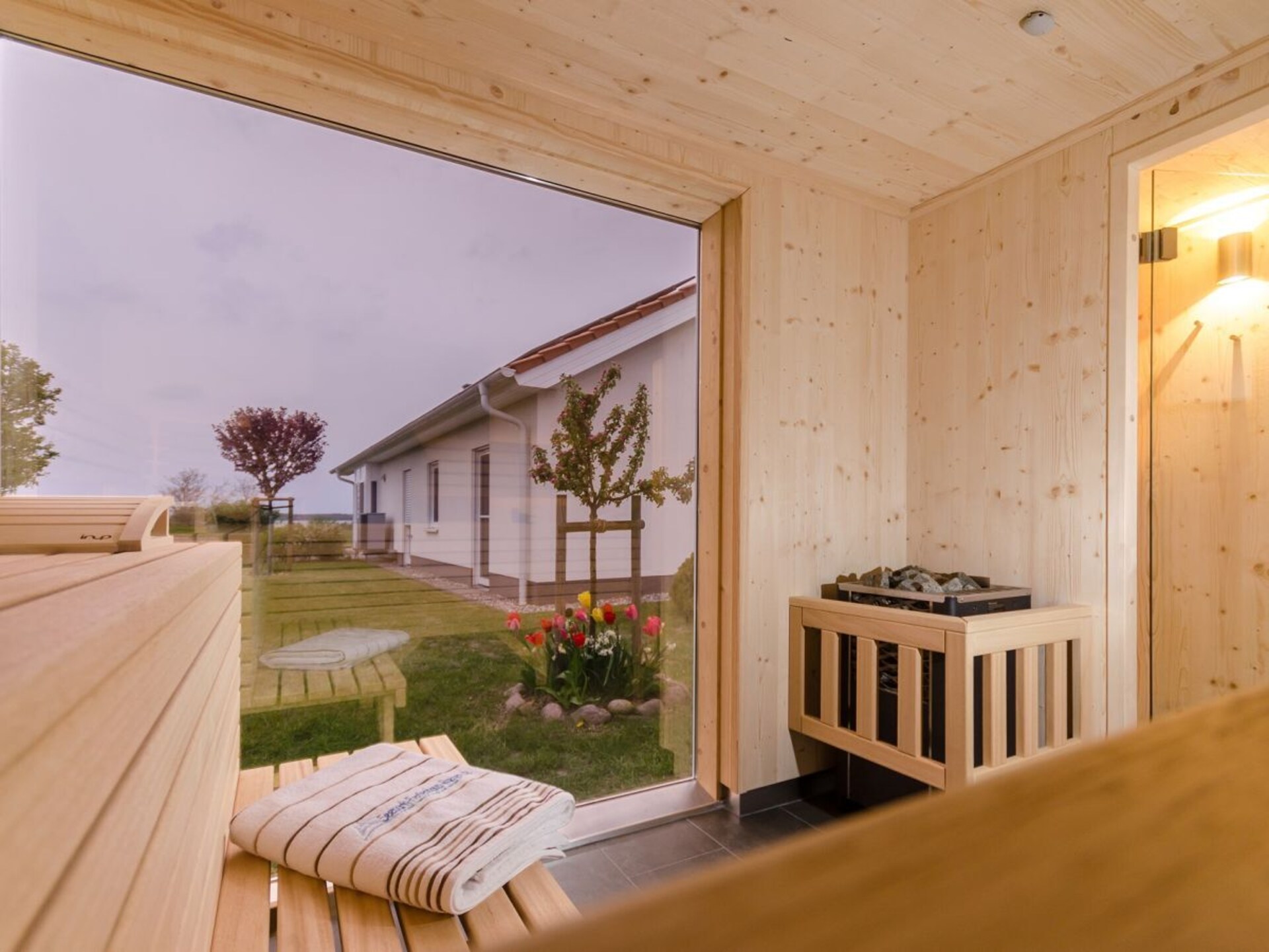 Designbungalow Seepark op Rügen met zeezicht en privésauna - foto 5