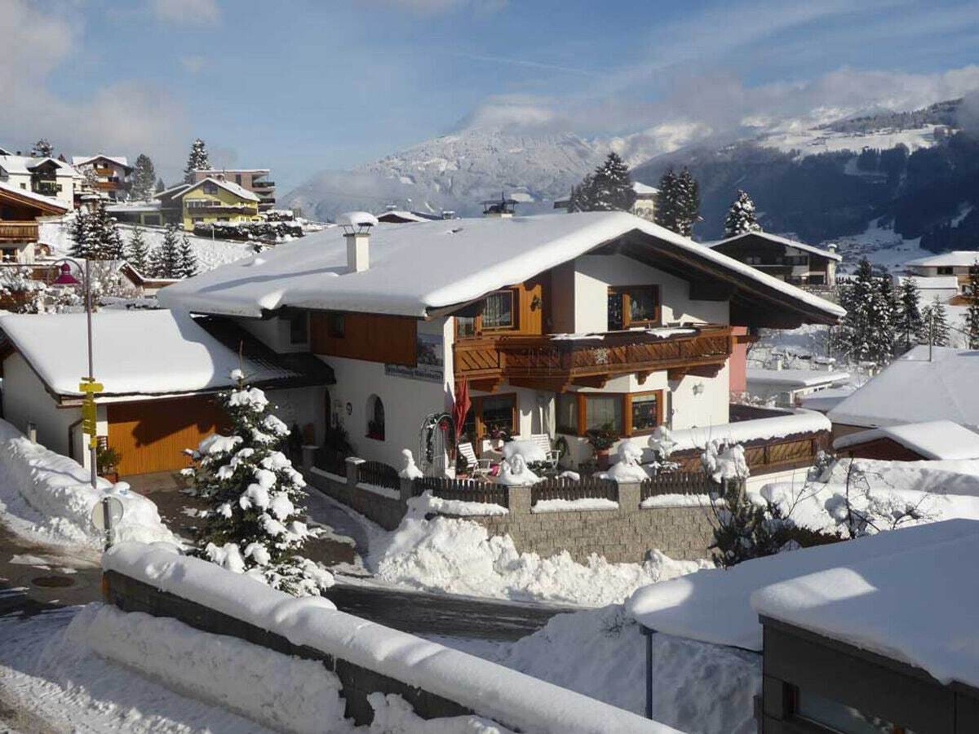 Ruim appartement in Fulpmes met balkon, op 300m van de skilift - foto 2
