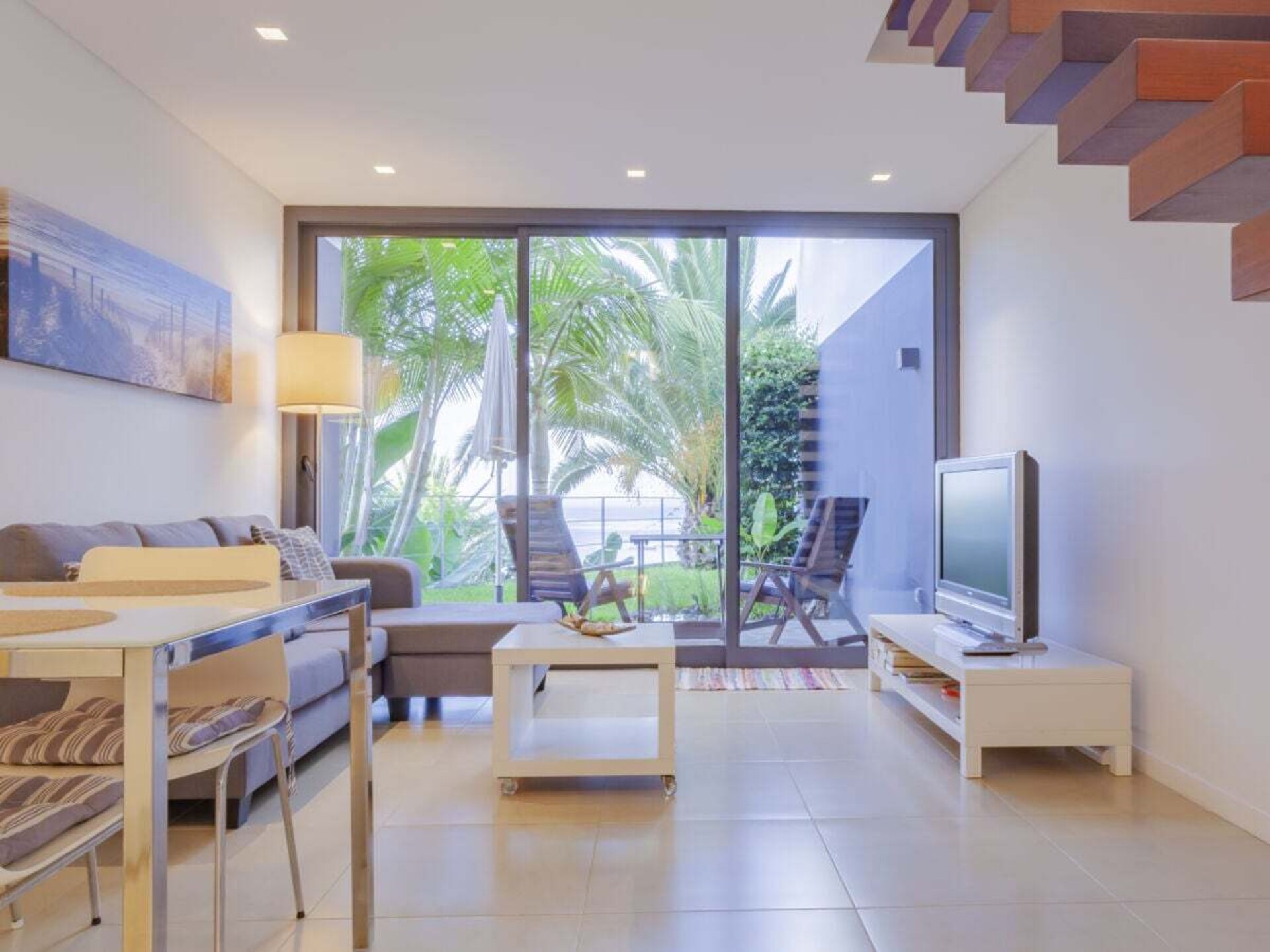 Casa Nenufar: moderne designbungalow met tuinterras in Arco da Calheta - foto 16