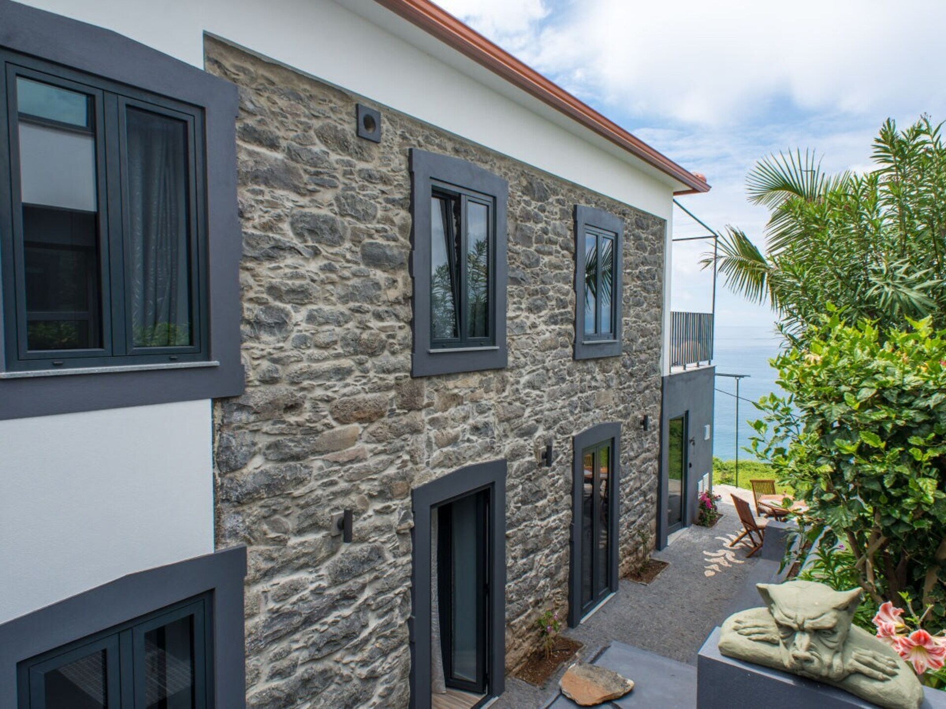Stijlvol appartement met privé binnenplaats in Arco da Calheta - foto 6