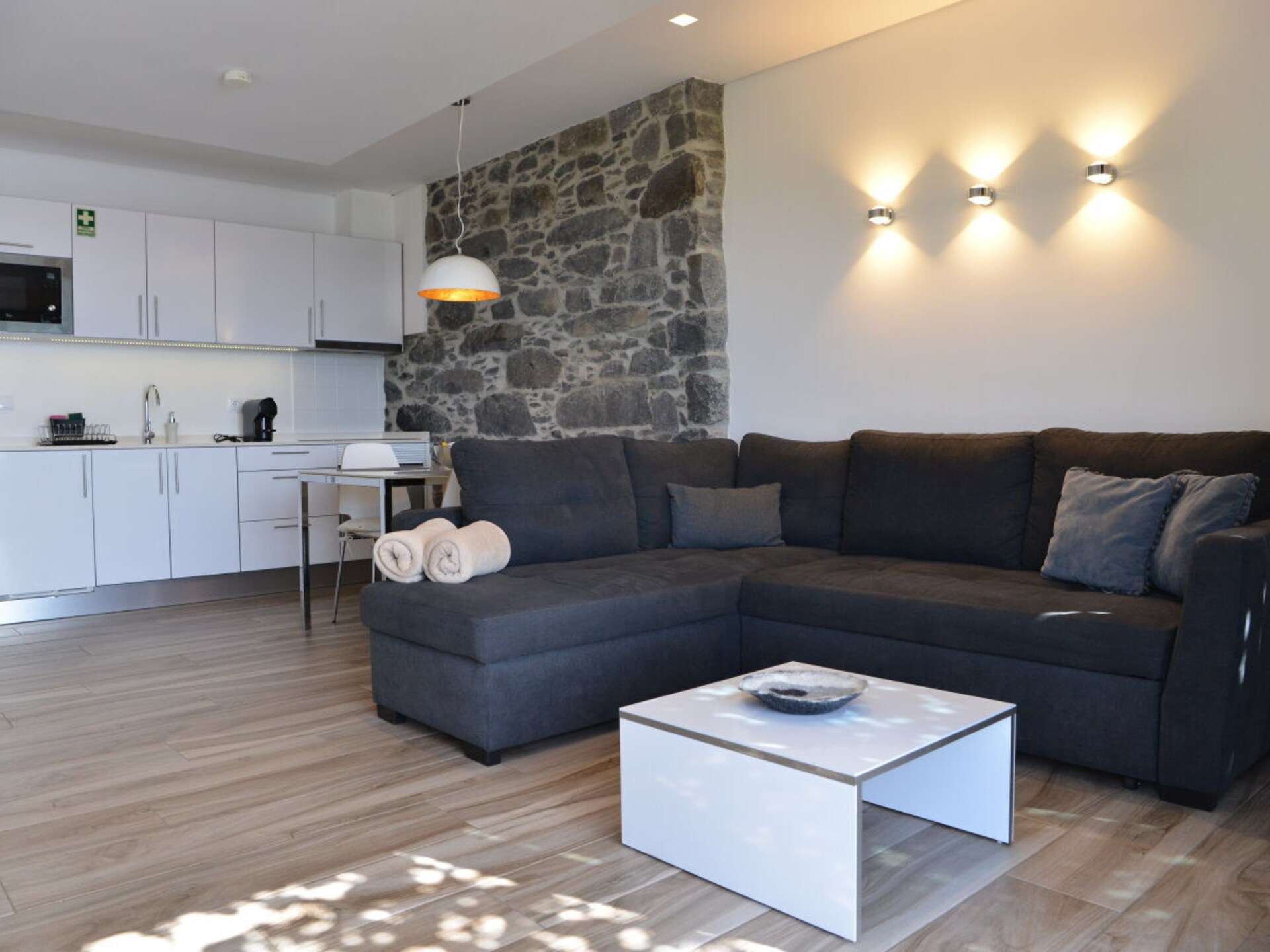 Stijlvol appartement met privé binnenplaats in Arco da Calheta - foto 23
