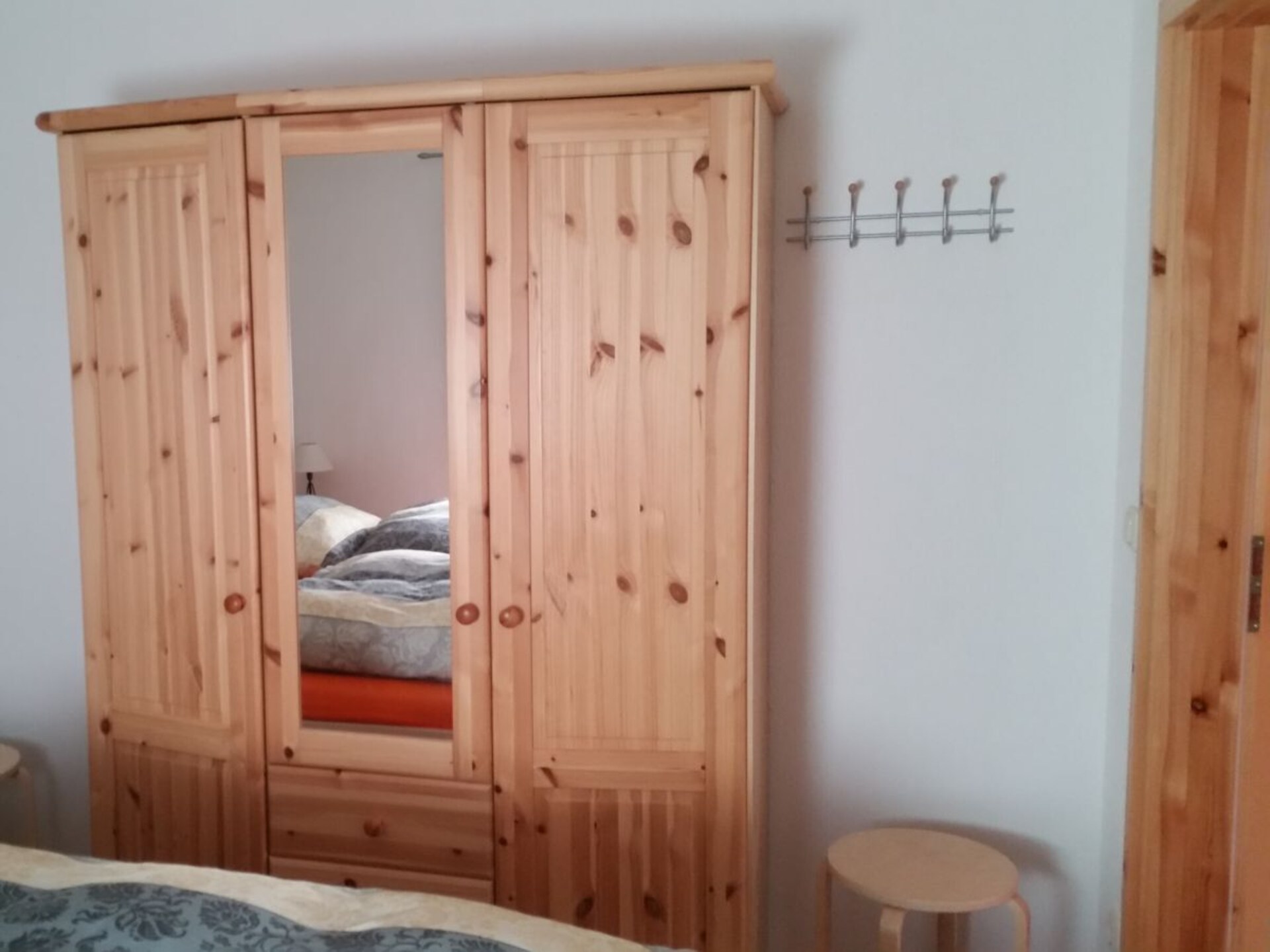 Rustiek vakantiehuis bij het Plaumeer met grote tuin in Zislow - foto 12