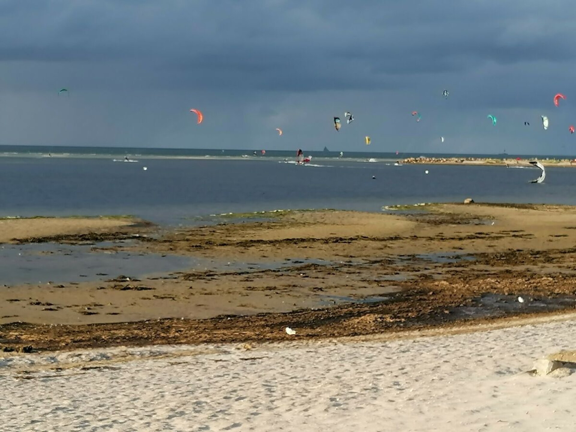 Surf Lounge: Modern appartement met kunst en terras in Laboe - foto 20