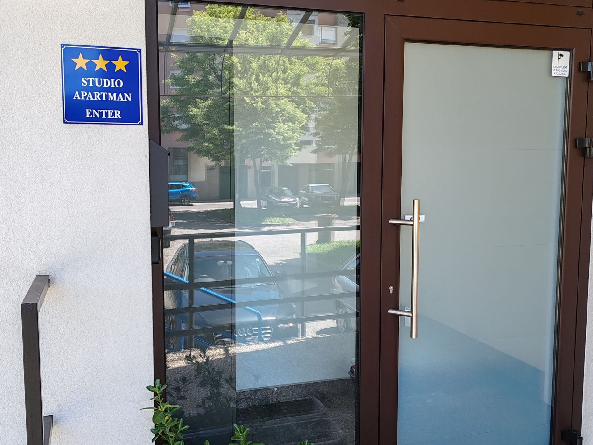 Compacte studio met terras in Karlovac, vlakbij rivier en centrum - foto 10