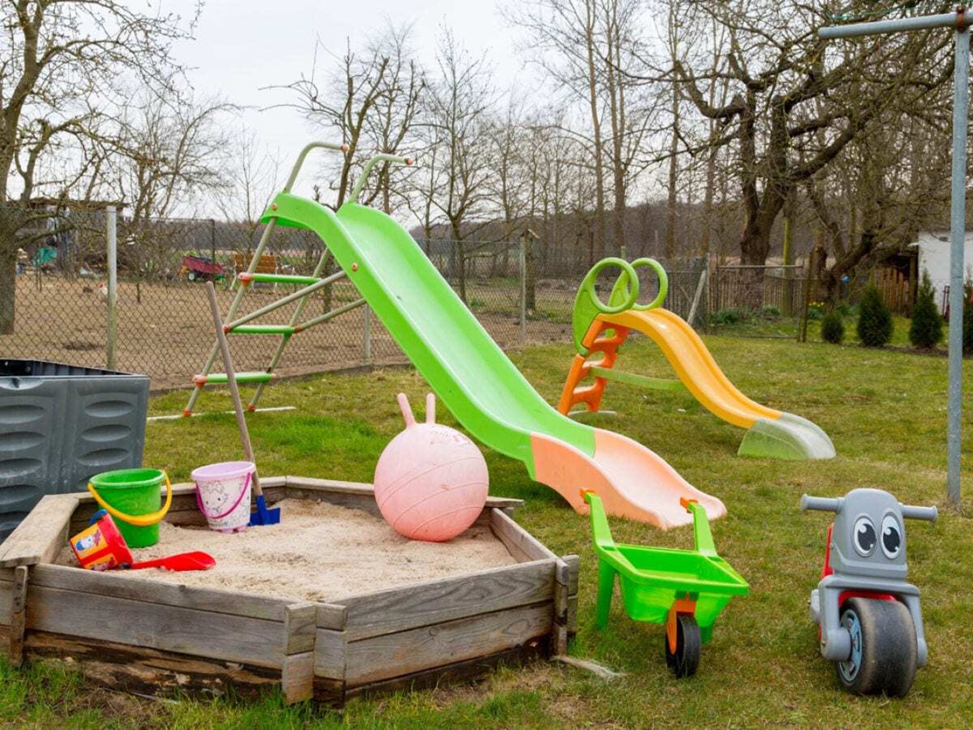 Knus appartement in Zirkow met terras, tuin & trampoline voor 3 personen - foto 19