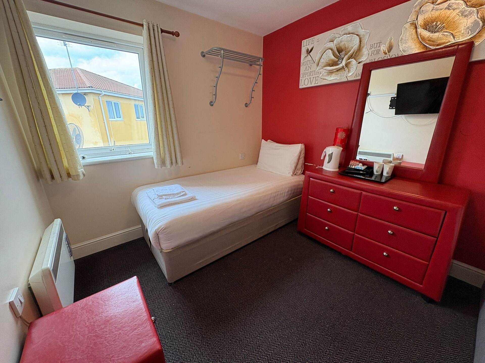 Compacte Twin Room op het platteland bij Gloucester met gratis WiFi - foto 9