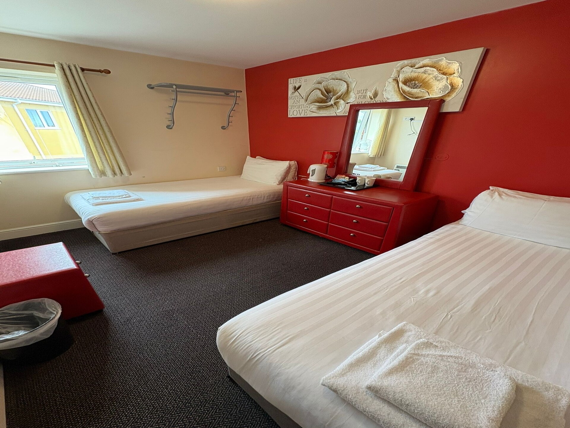Compacte Twin Room op het platteland bij Gloucester met gratis WiFi - foto 10