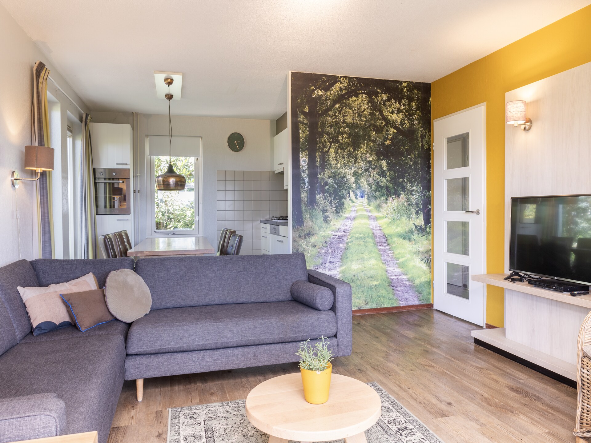 Luxe wellnessbungalow met hottub en sauna op vakantiepark in Brabant - foto 2