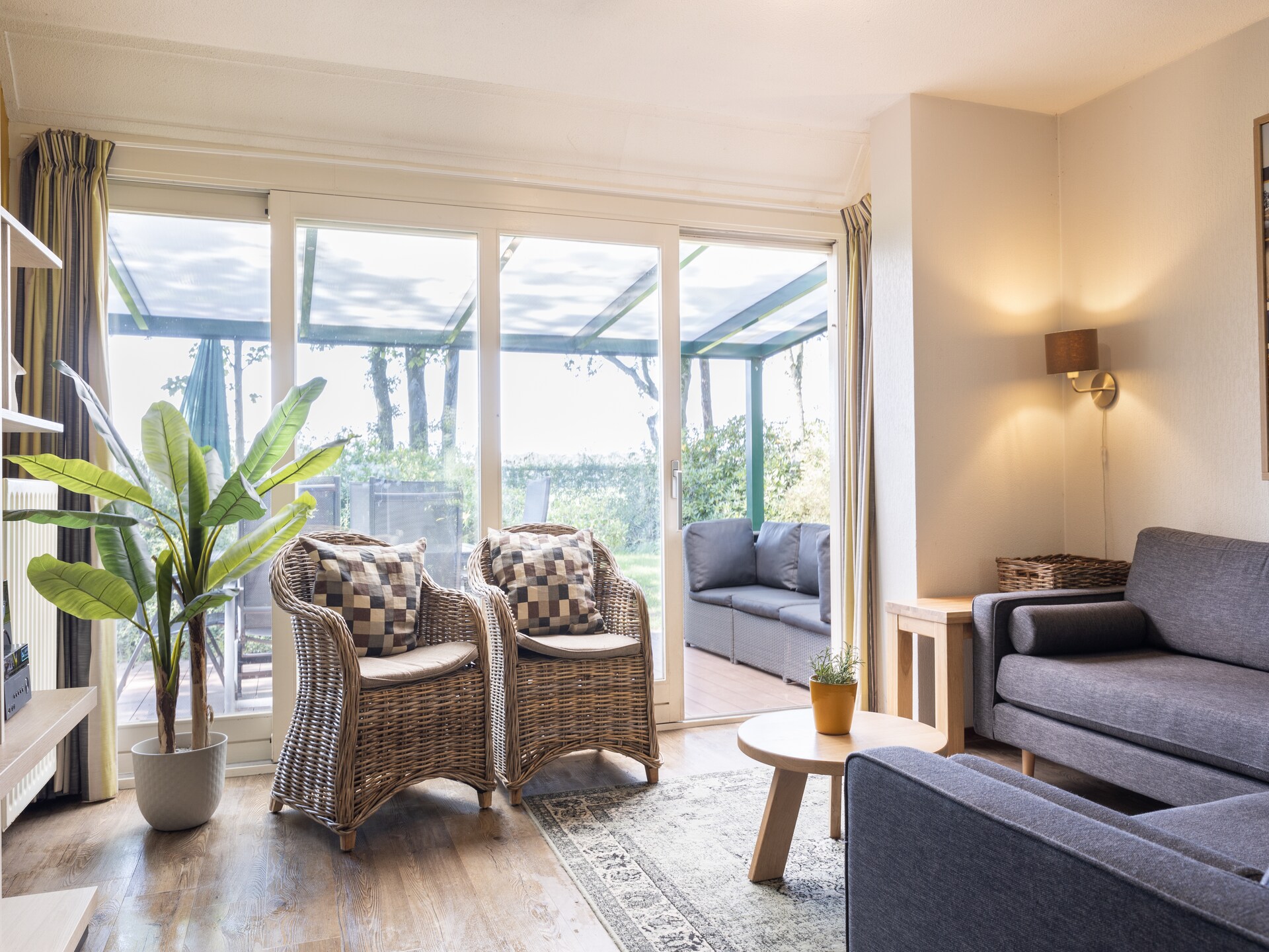 Luxe wellnessbungalow met hottub en sauna op vakantiepark in Brabant - foto 9