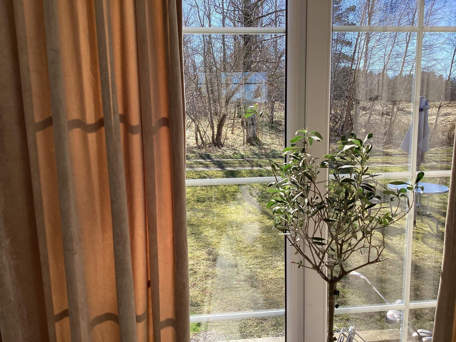 Lichtrijk vakantiehuis aan de golfbaan bij Brålanda, vlakbij Vänern - foto 13
