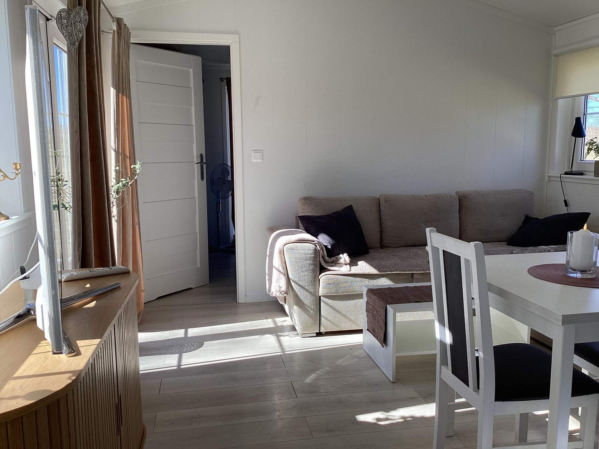 Lichtrijk vakantiehuis aan de golfbaan bij Brålanda, vlakbij Vänern - foto 14