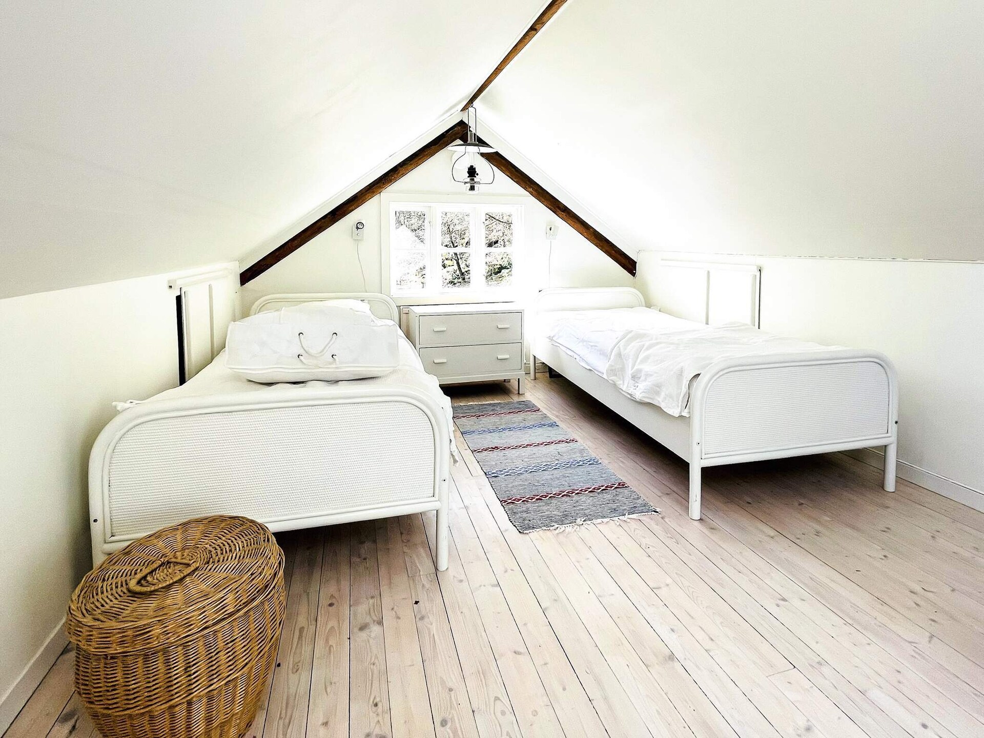 Klassiek Zweeds vakantiehuis bij meer Fävren, golfbaan en natuur - foto 23