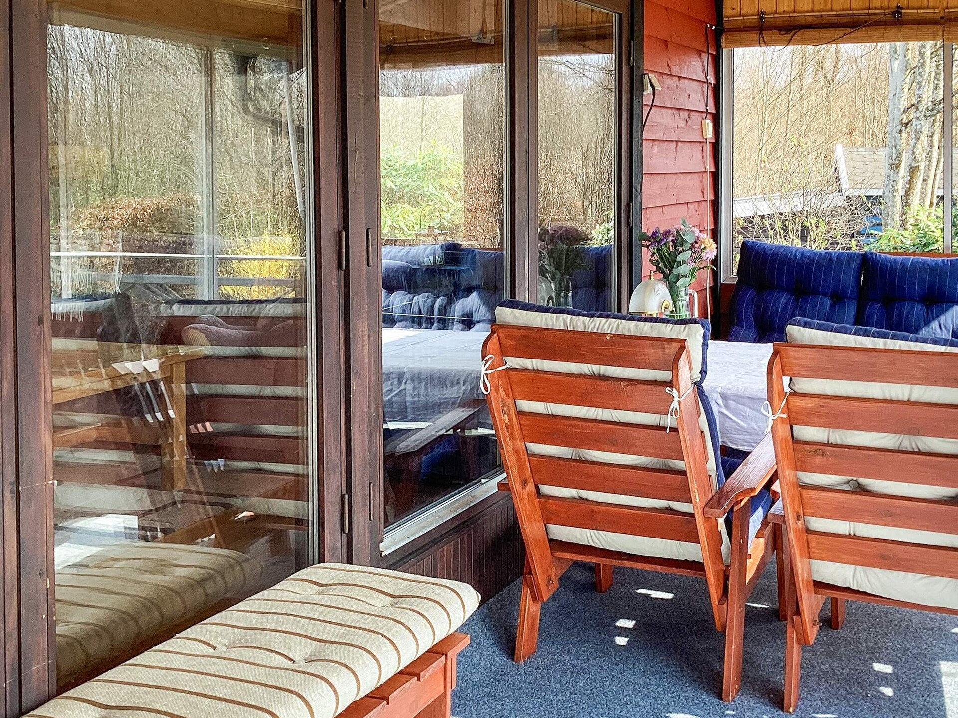 Bosrijke oase aan de golfbaan met zwemmeer nabij Hjärnarp - foto 17