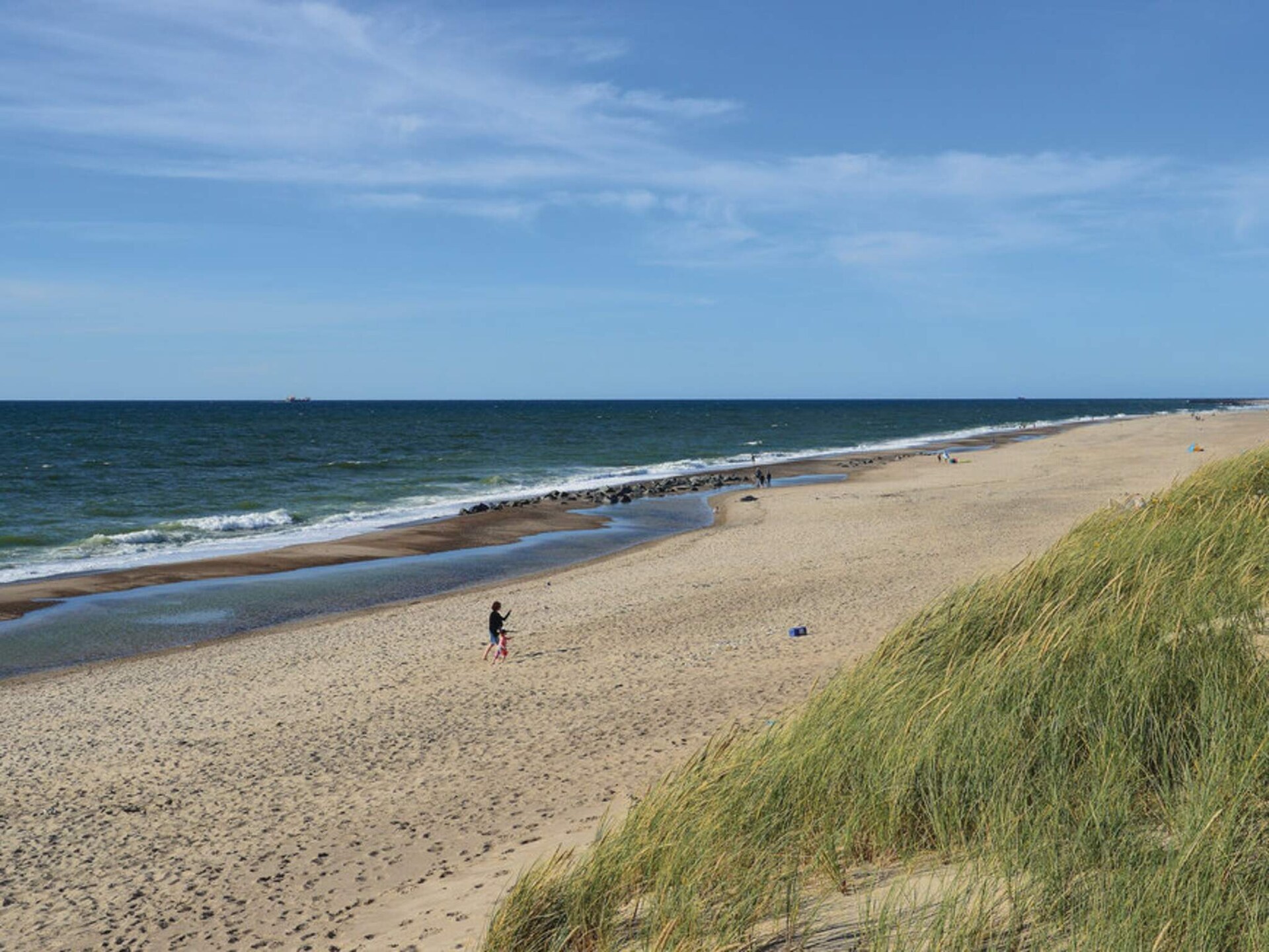 Op 350 m van het strand: ruim vakantiehuis in centrum Thyborøn - foto 9