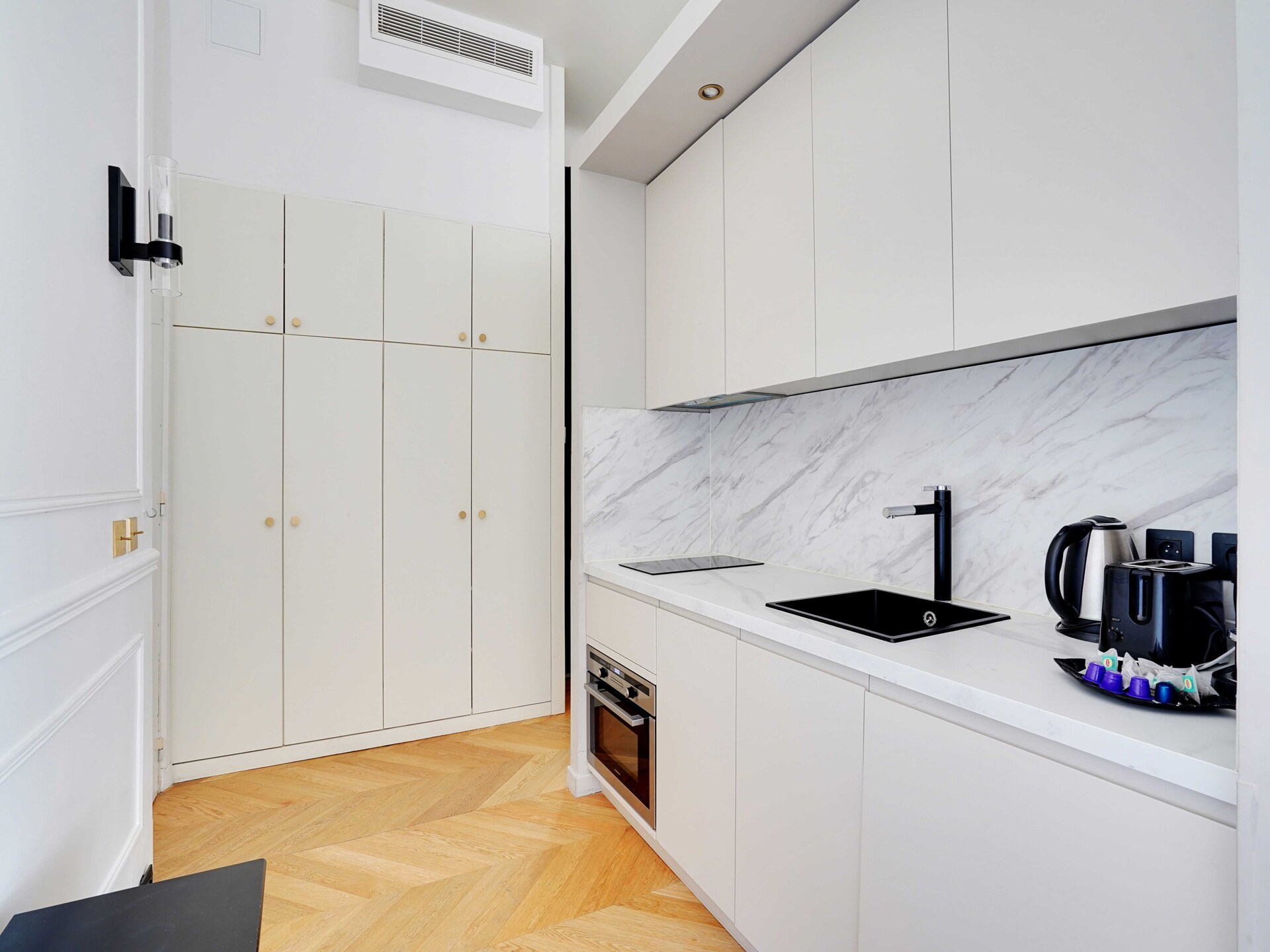 Modern appartement aan de Avenue des Champs-Élysées in Parijs - foto 2