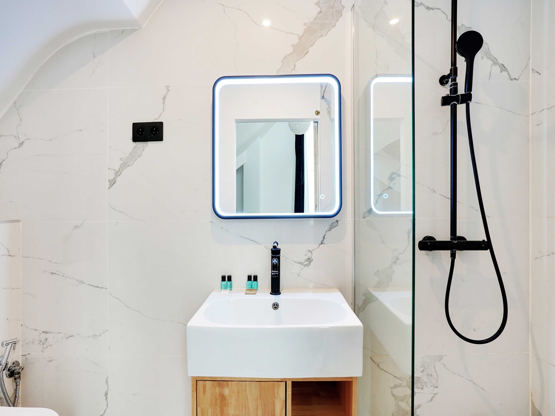 Modern appartement aan de Avenue des Champs-Élysées in Parijs - foto 4